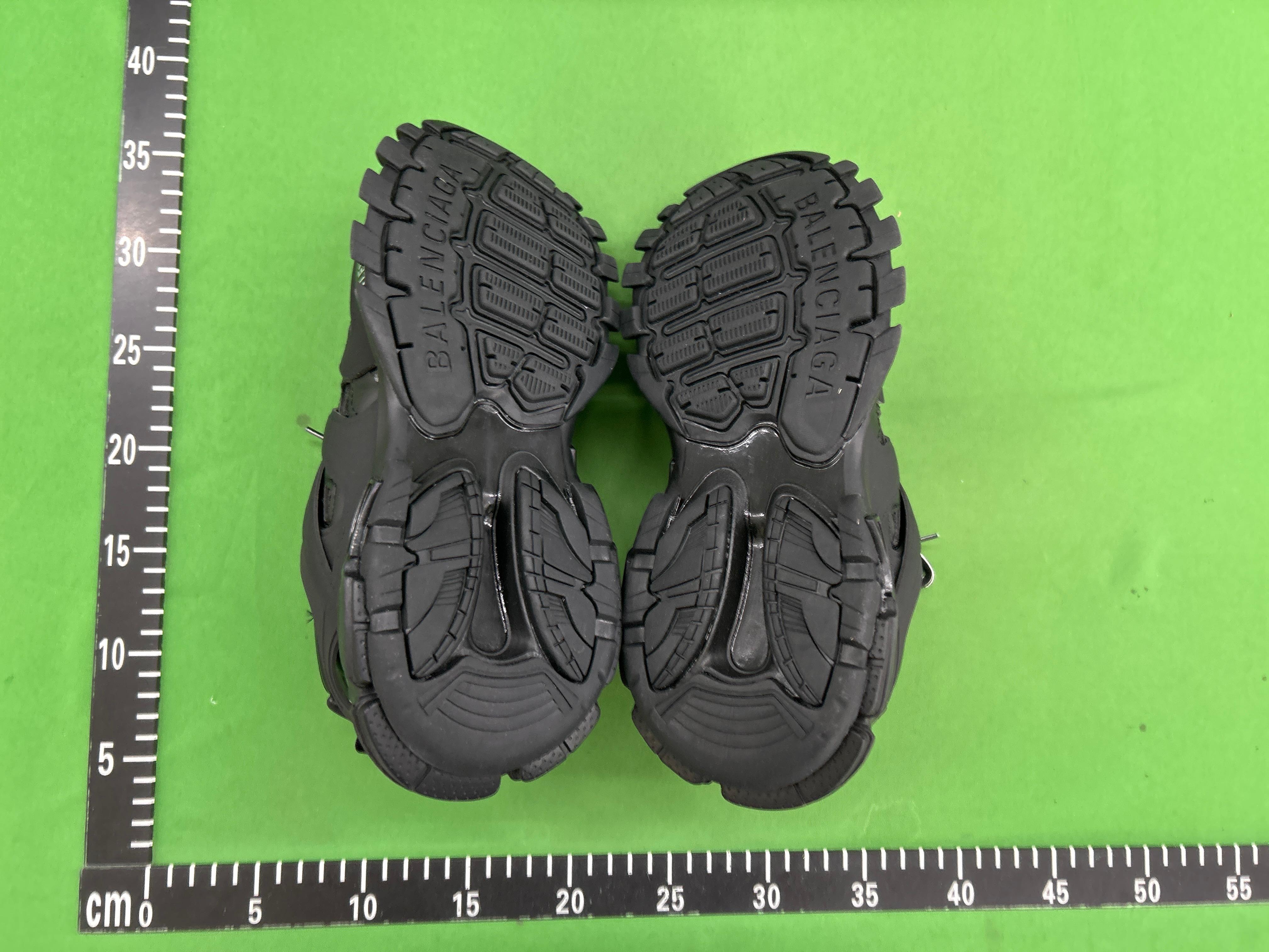 Foto QC 7 de Balenciaga Track Sneaker Black 542023 W1GB1 1000