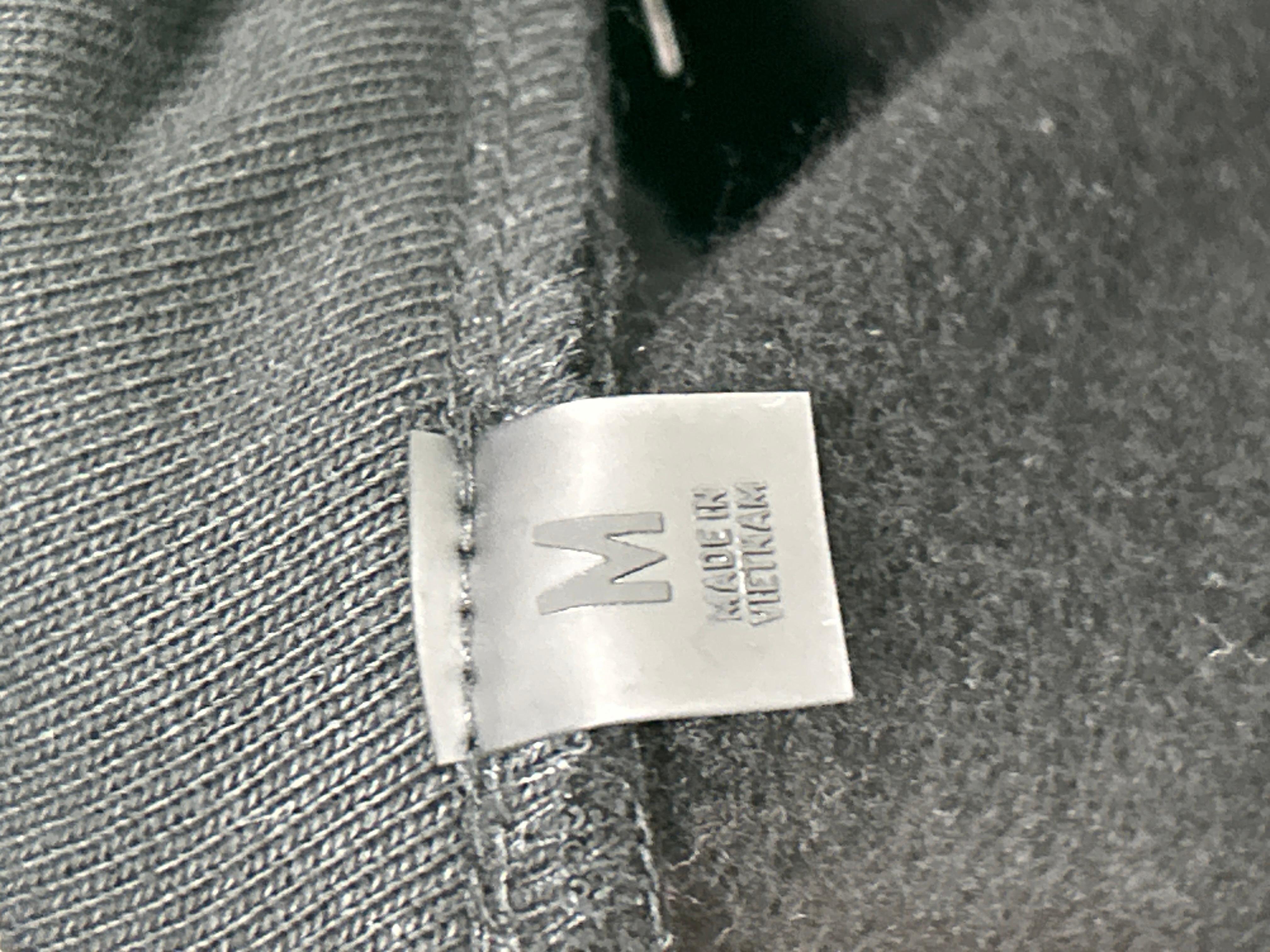 Foto QC 2 de Fear of God Essentials Sweater Flocked Logo Fleece Hoodie Light Heather Grey