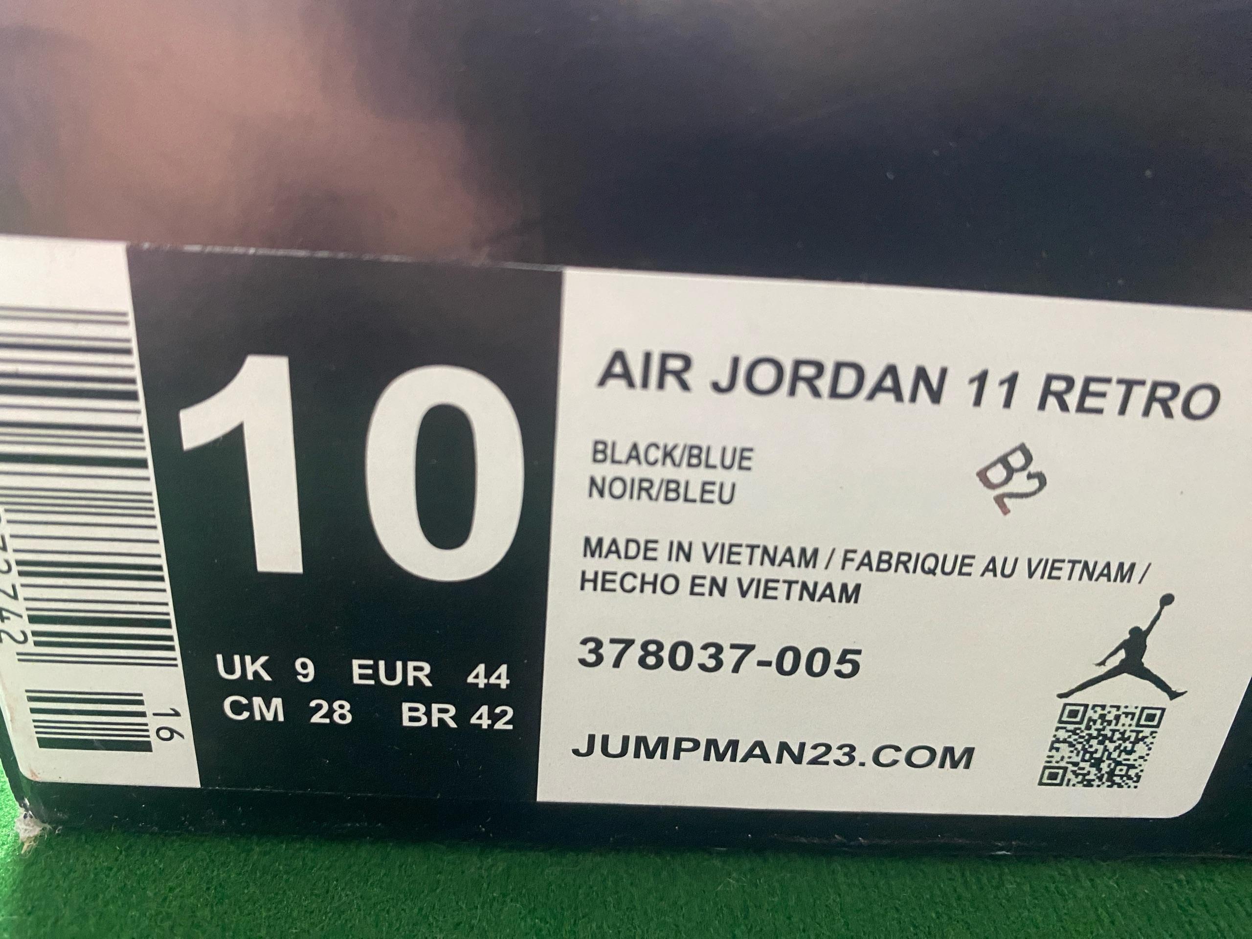 Foto QC 3 de Jordan 11 Retro Cap and Gown 378037-005