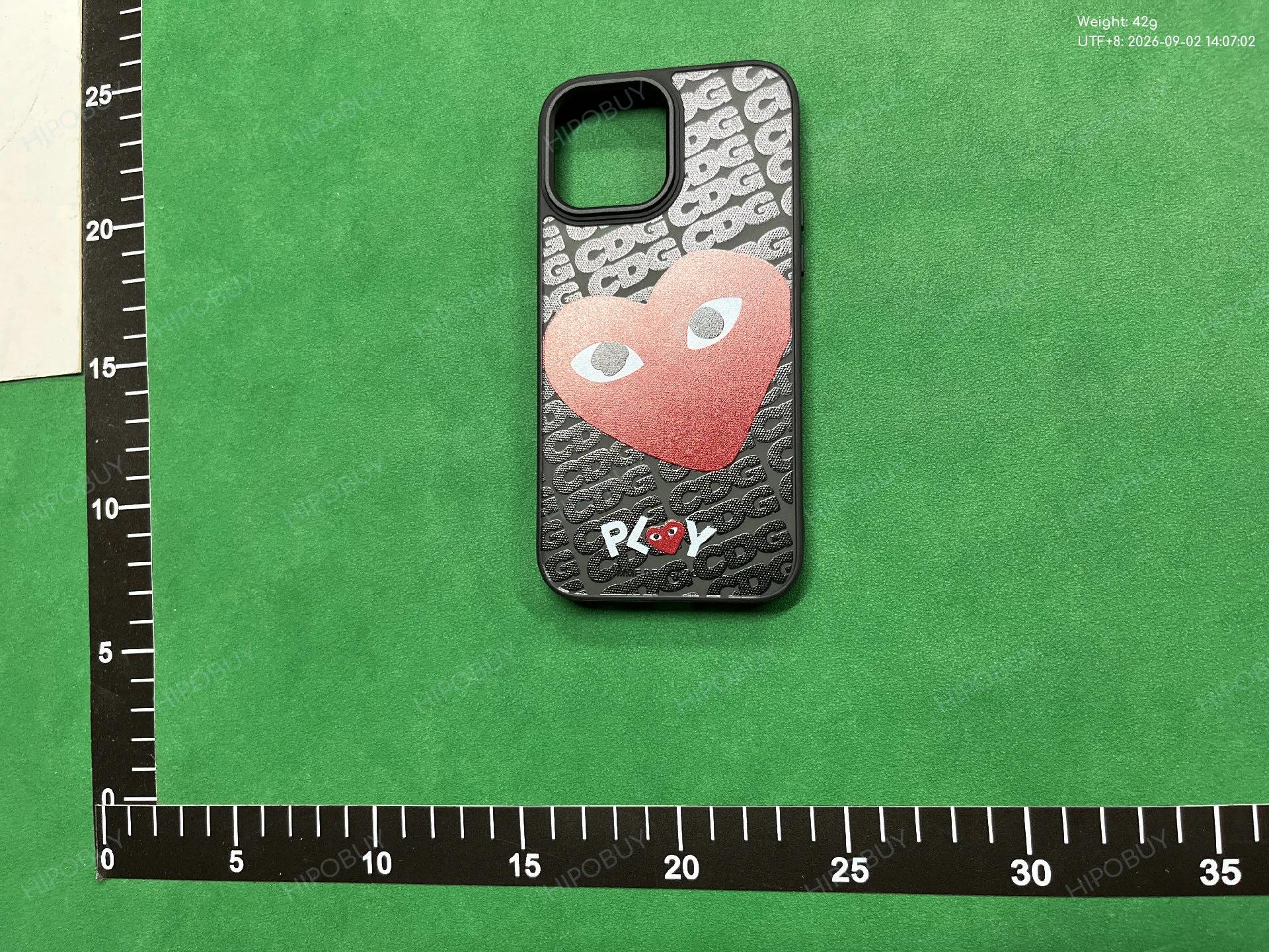 Foto QC 6 de Comme des Garcons PLAY Silicone Case for iPhone 14 Black