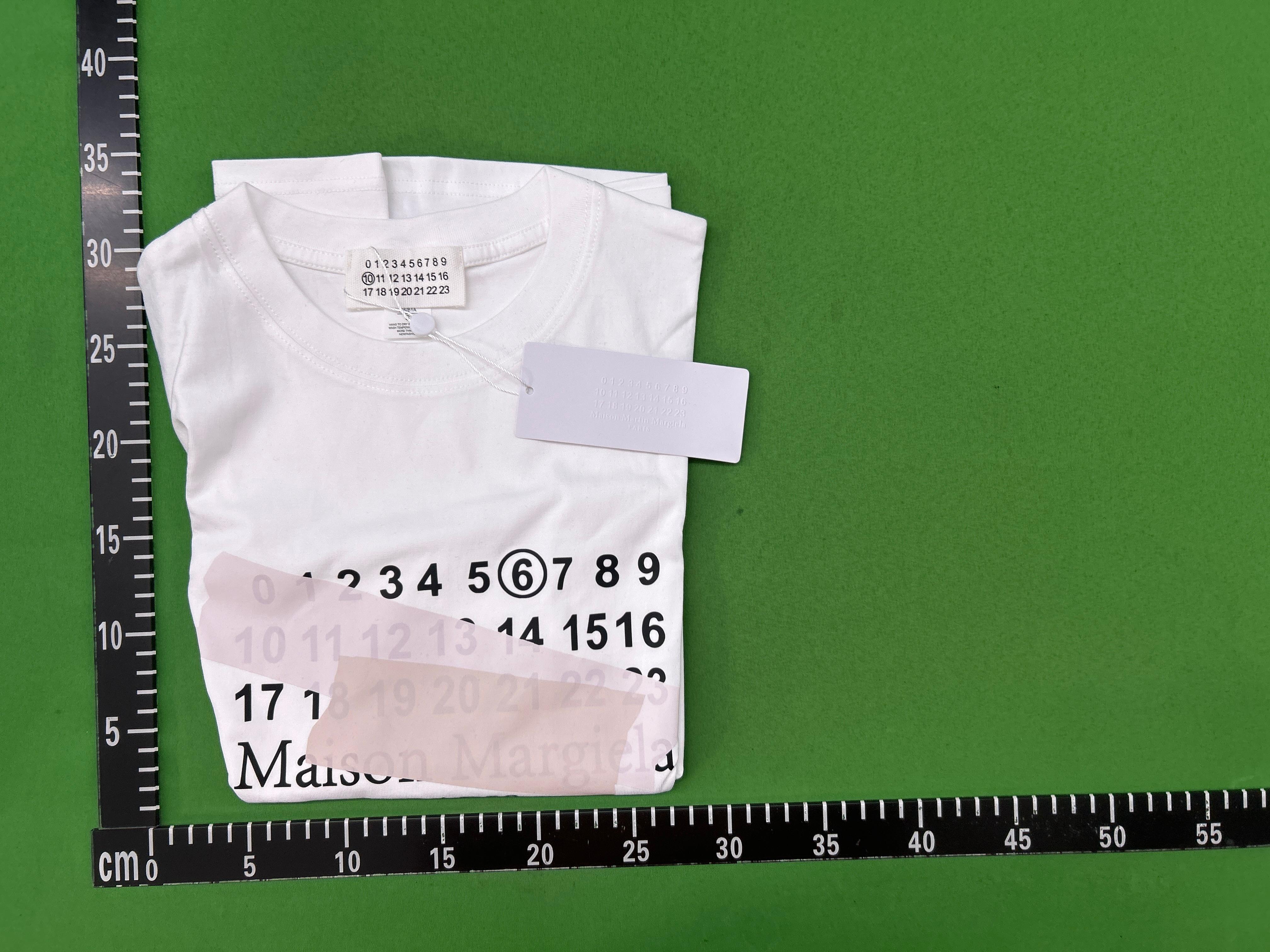 Foto QC 1 de Maison Margiela Tape Numeric Logo T-shirt White