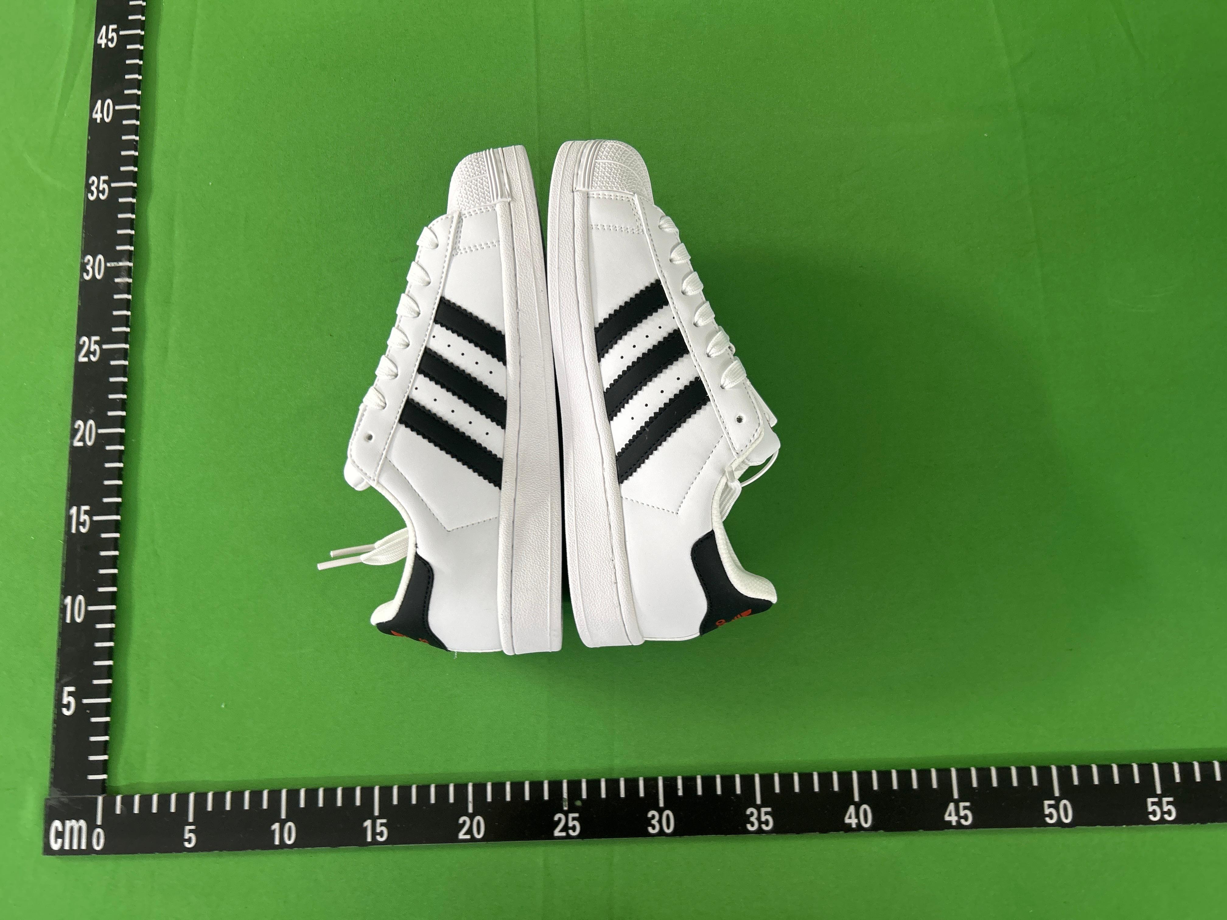 Foto QC 4 de adidas Superstar Low Core Black Cloud White Gold Metallic EG4959