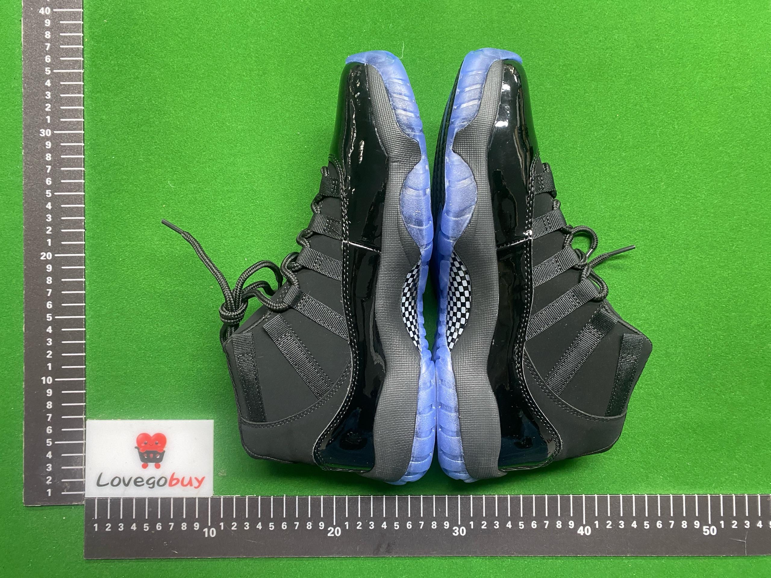 Foto QC 2 de Jordan 11 Retro Cap and Gown 378037-005