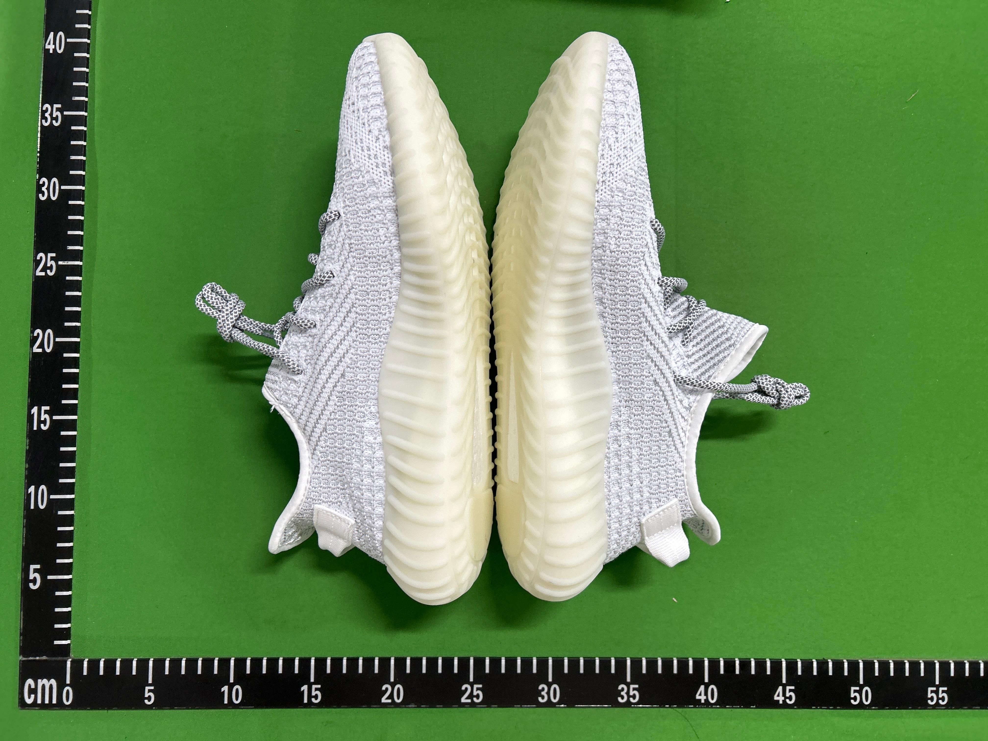 Foto QC 4 de adidas Yeezy Boost 350 V2 Zebra CP9654
