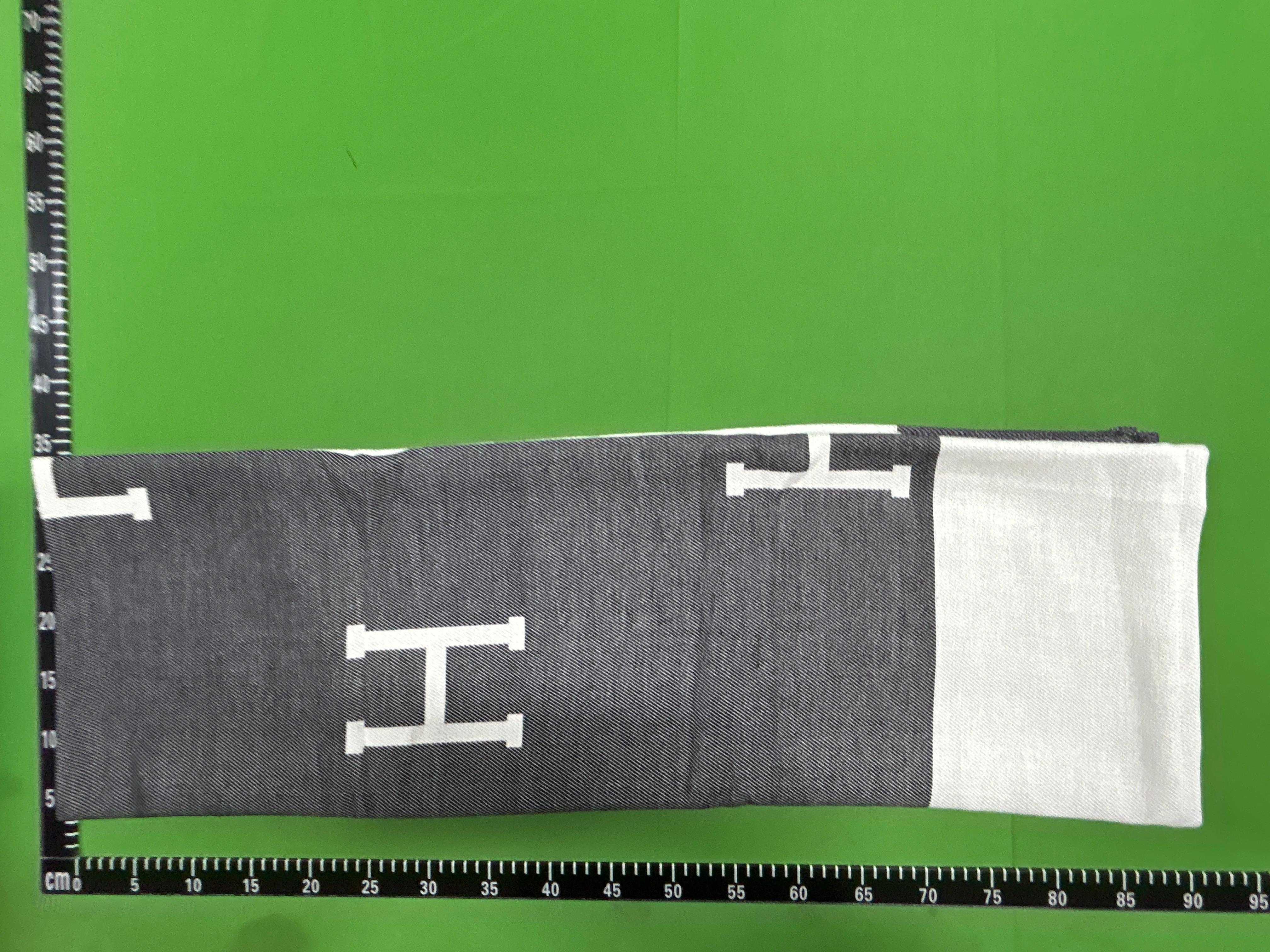 Foto QC 2 de Hermes H Blanket Grey