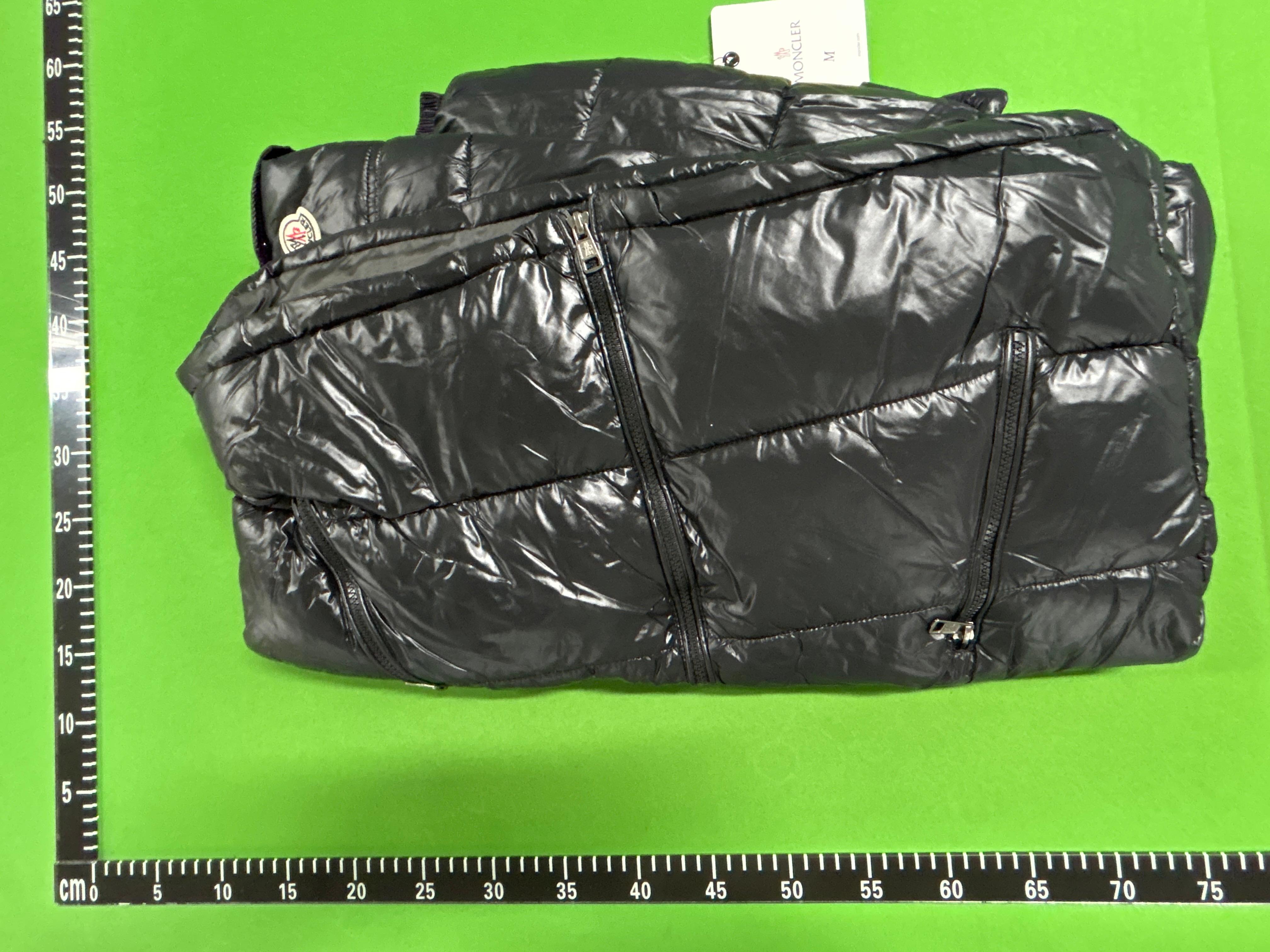 Foto QC 5 de Moncler Maya Puffer Jacket Down Glossy Black