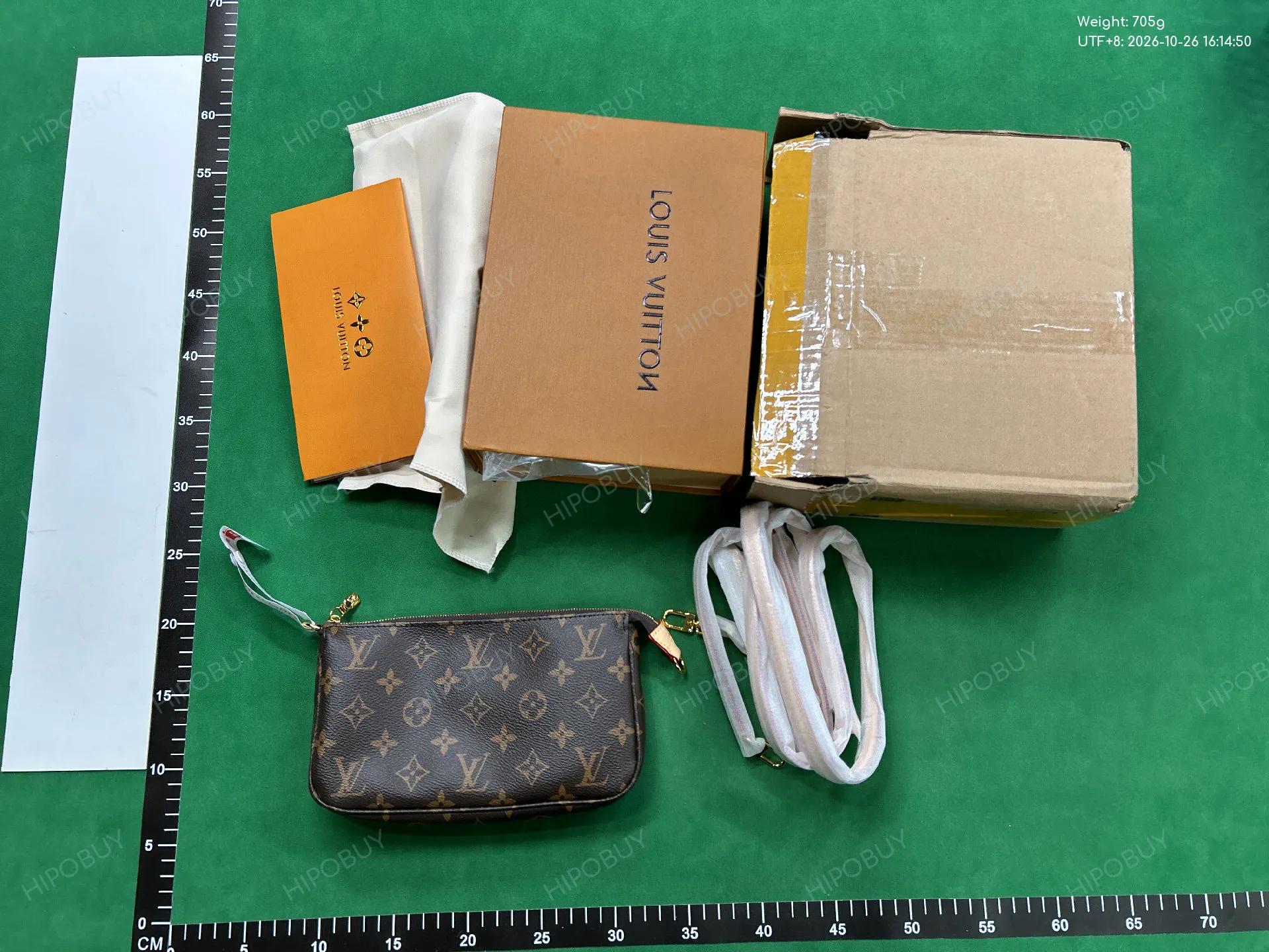 Foto QC 3 de Louis Vuitton Pochette Accessoires Monogram Eclipse
