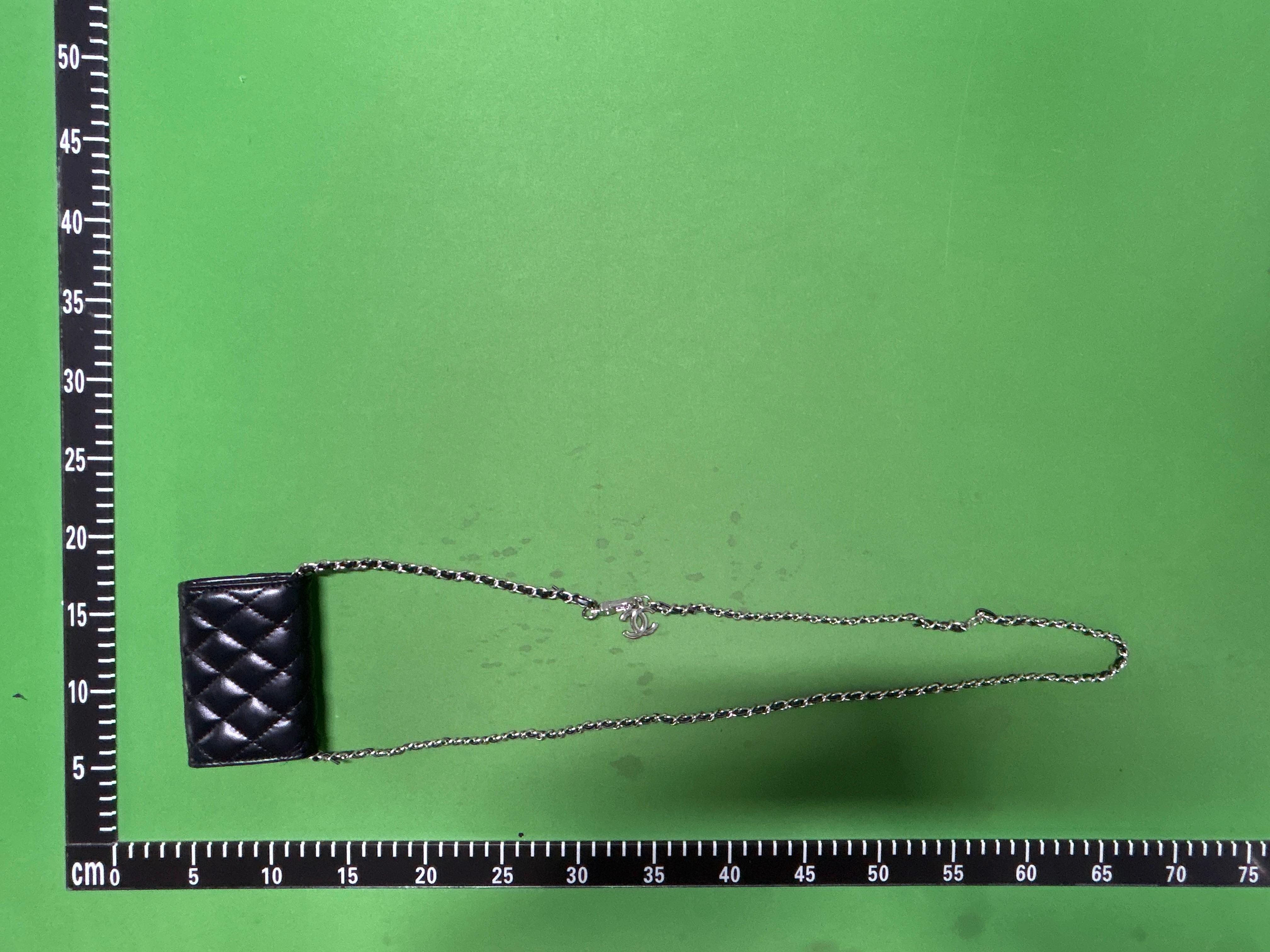 Foto QC 3 de Chanel Chain Card Holder AP8937 Quilted Caviar Red