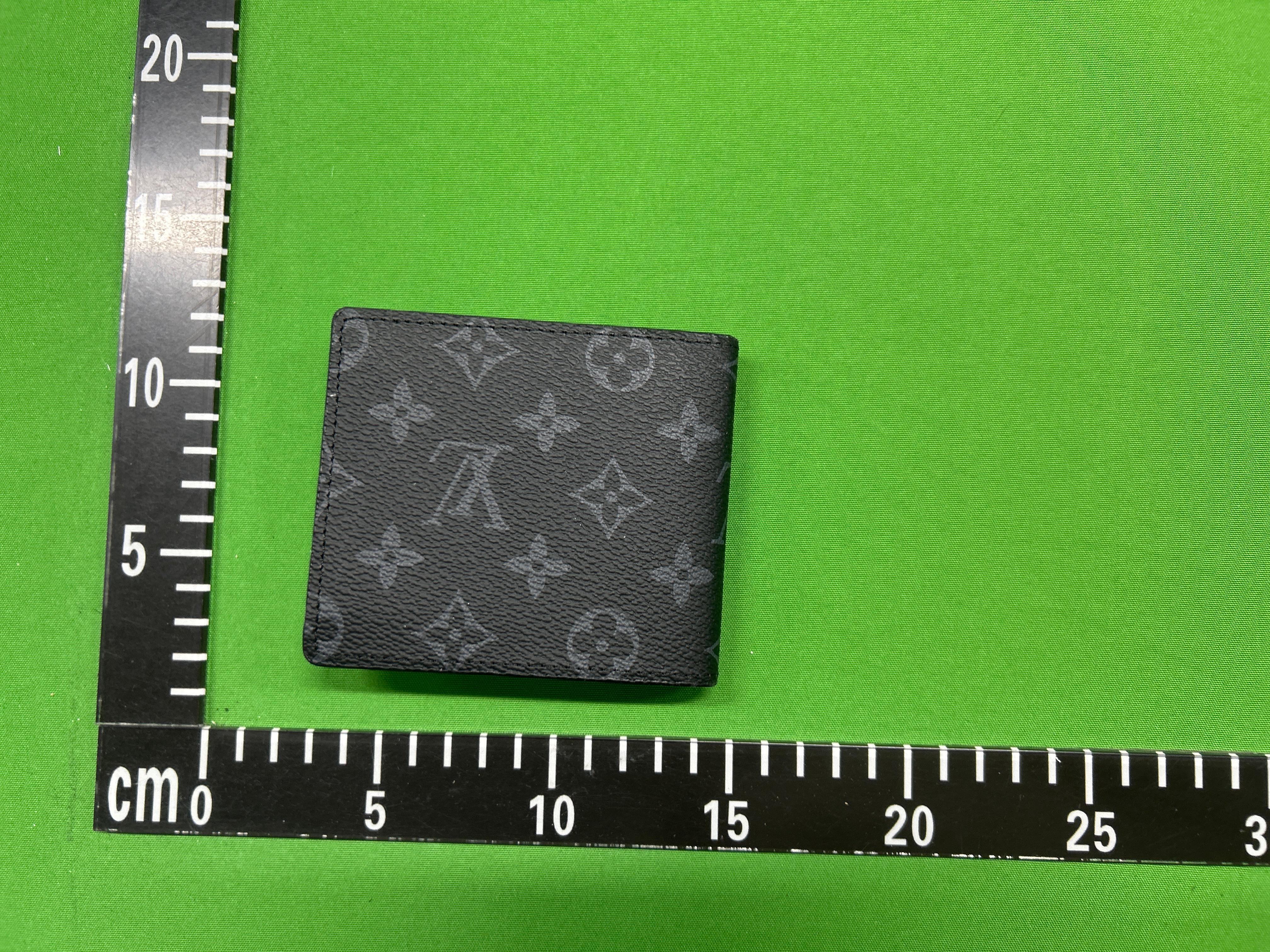 Foto QC 2 de Louis Vuitton Multiple Wallet Monogram Shadow Black