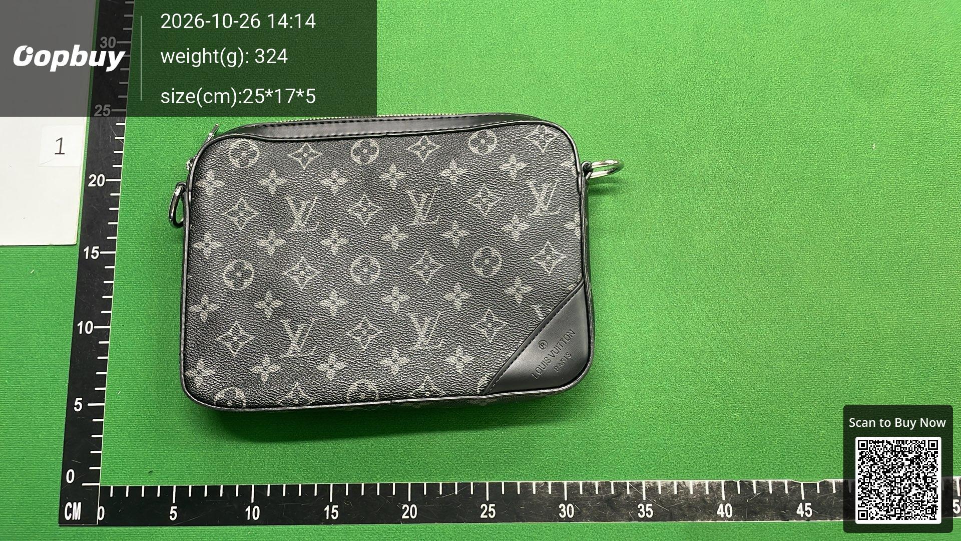 Foto QC 7 de Louis Vuitton Trio Messenger Monogram Eclipse Reverse