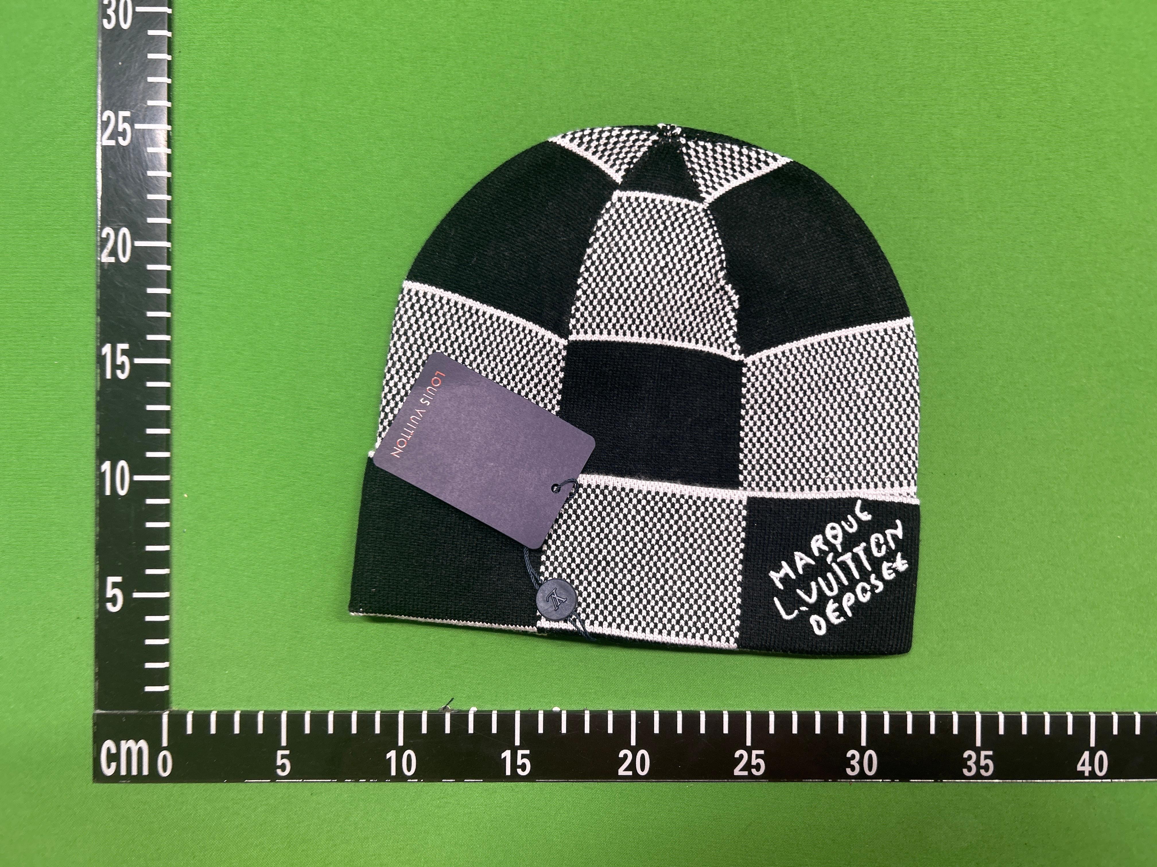 Foto QC 7 de Prada Triangle Logo Beanie Grey