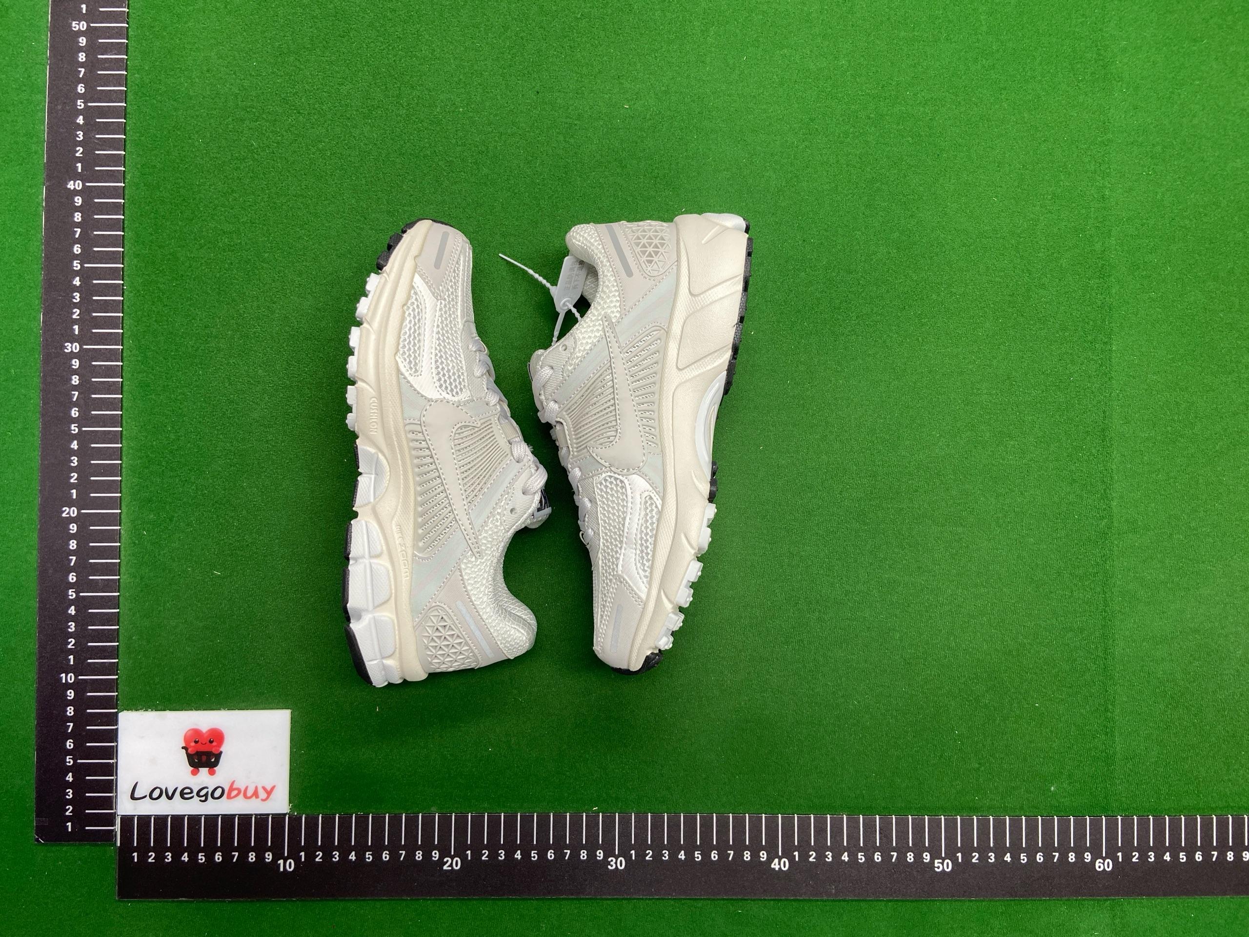 Foto QC 6 de Nike Zoom Vomero 5 Metallic Silver Blue Tint HF1877-100