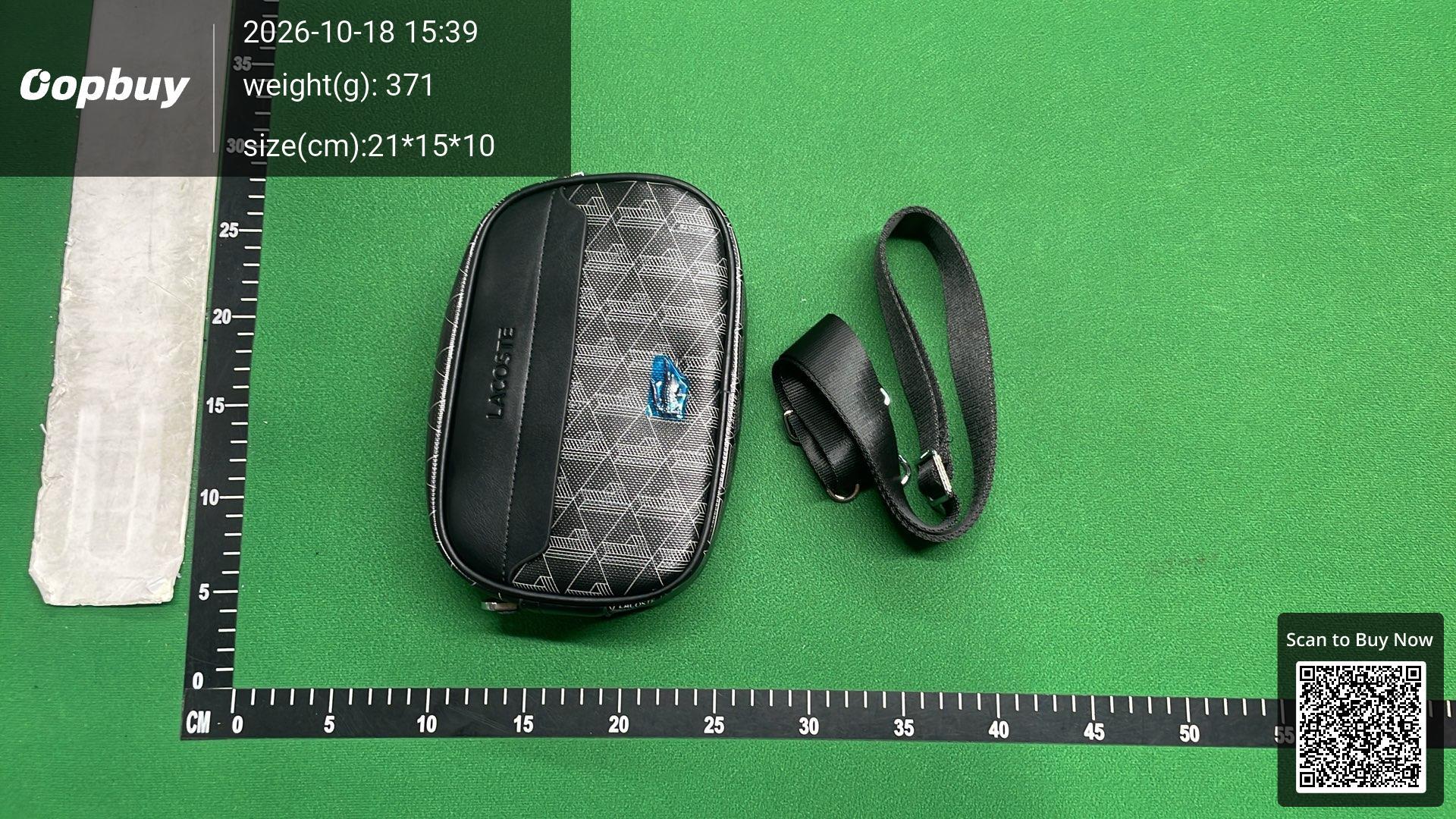 Foto QC 3 de Lacoste The Blend Monogram Crossbody Bag Small Black