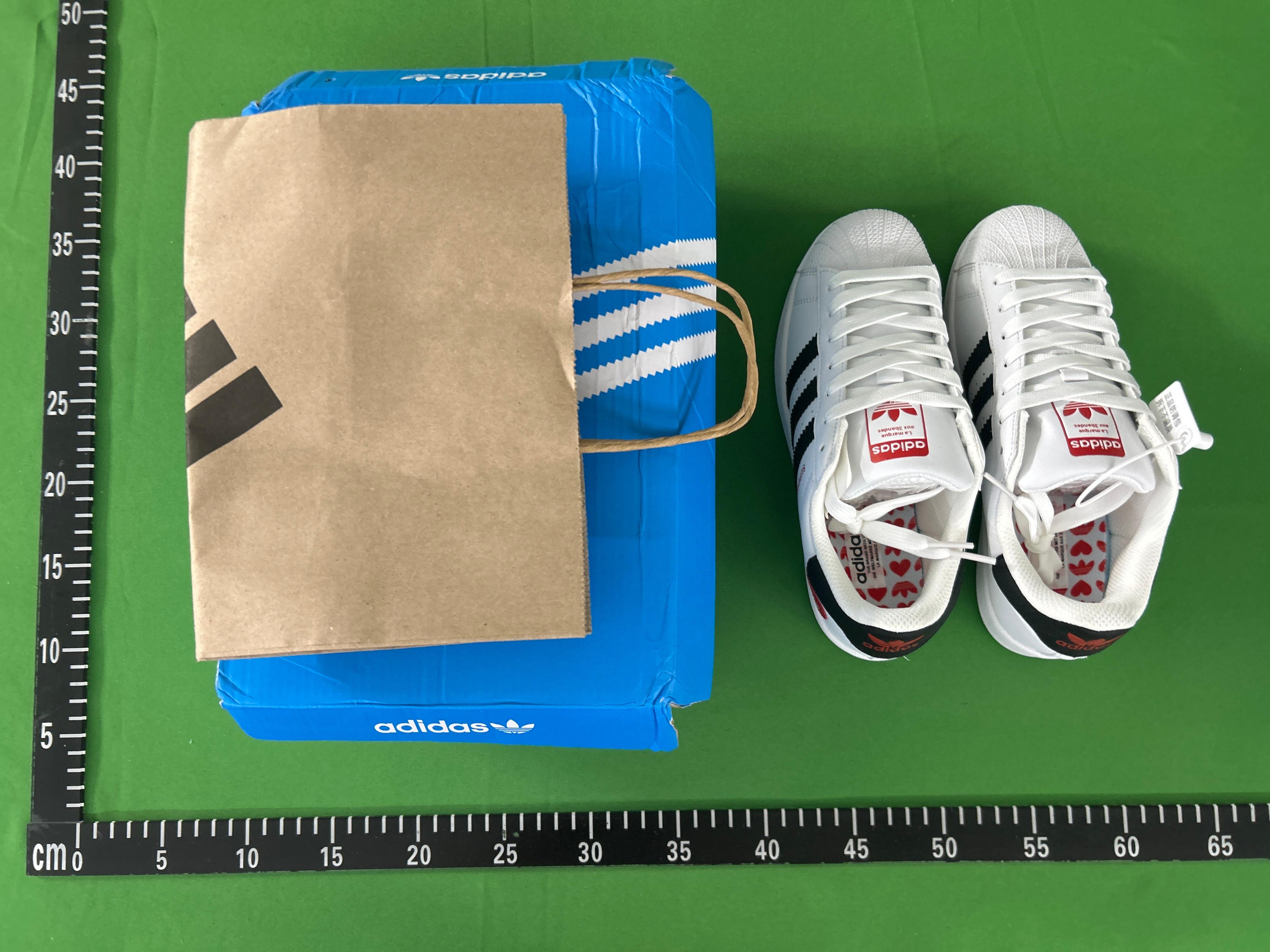 Foto QC 2 de adidas Superstar Low Core Black Cloud White Gold Metallic EG4959
