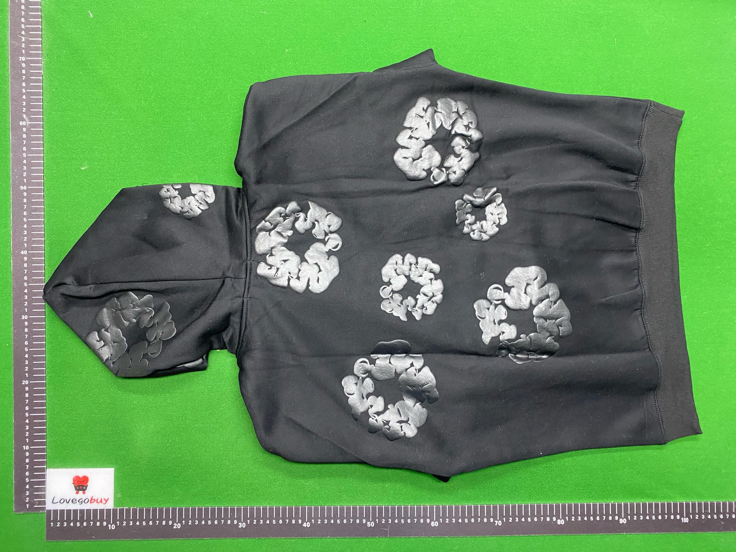 Foto QC 2 de Denim Tears Cotton Wreath Puff Print Hoodie Black
