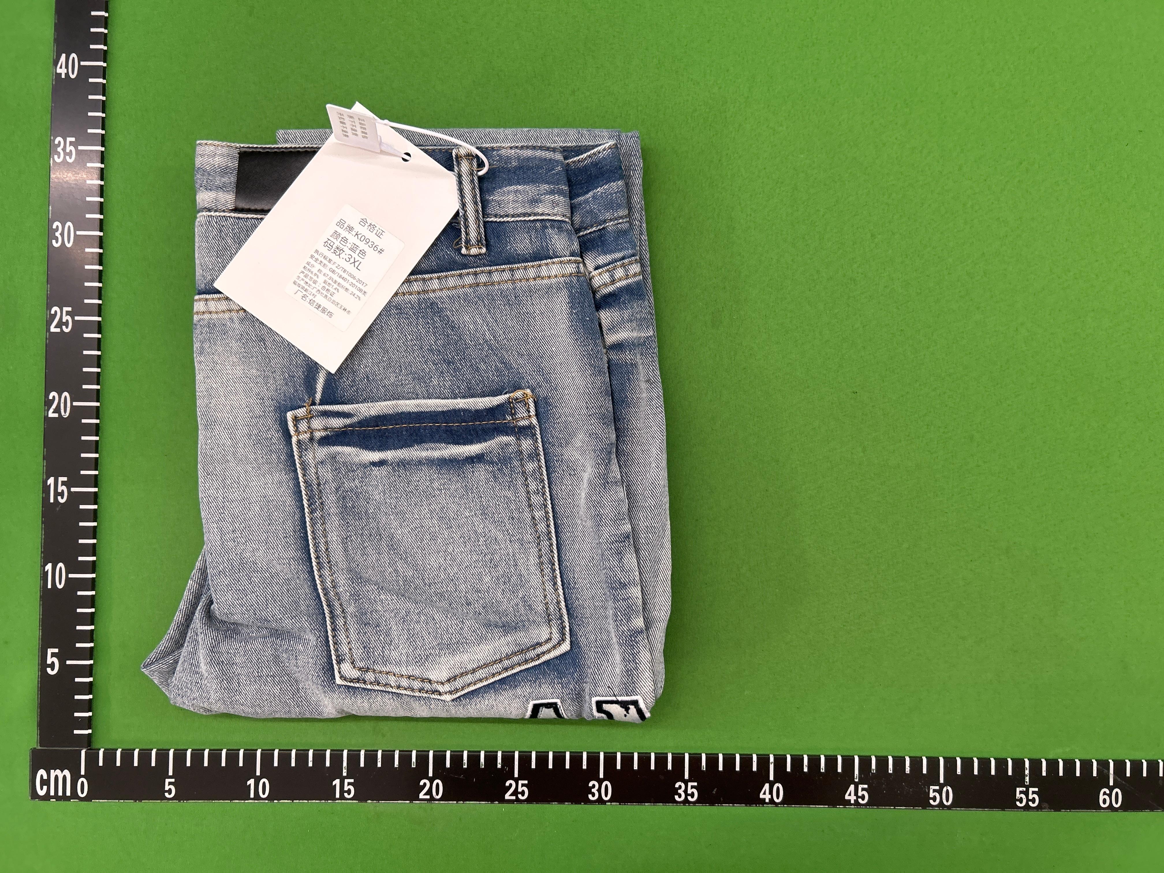 Foto QC 5 de Amiri Jeans Slim Distressed Black