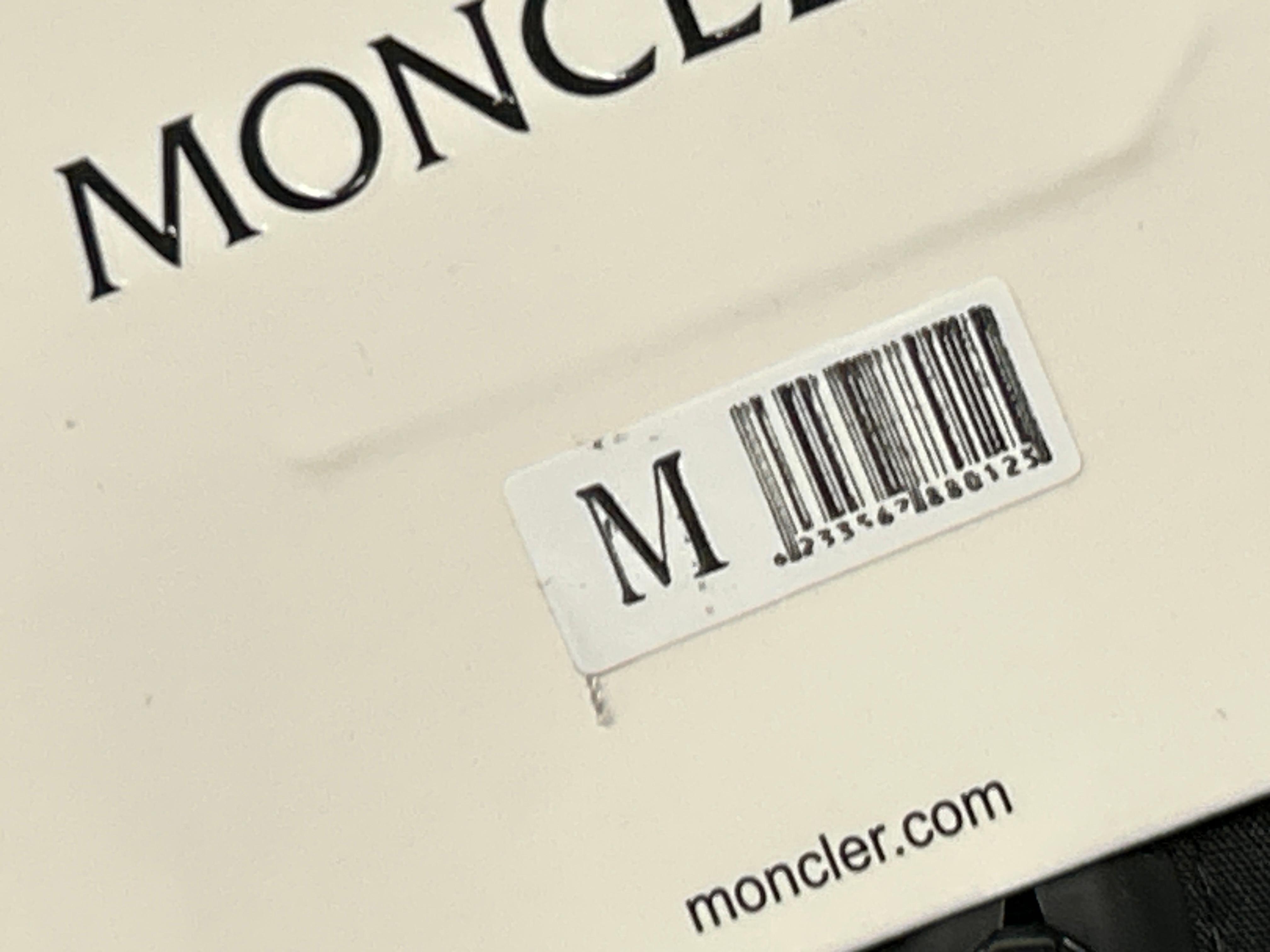 Foto QC 2 de Moncler Tricolor Trim Felt Logo Polo Shirt Grey
