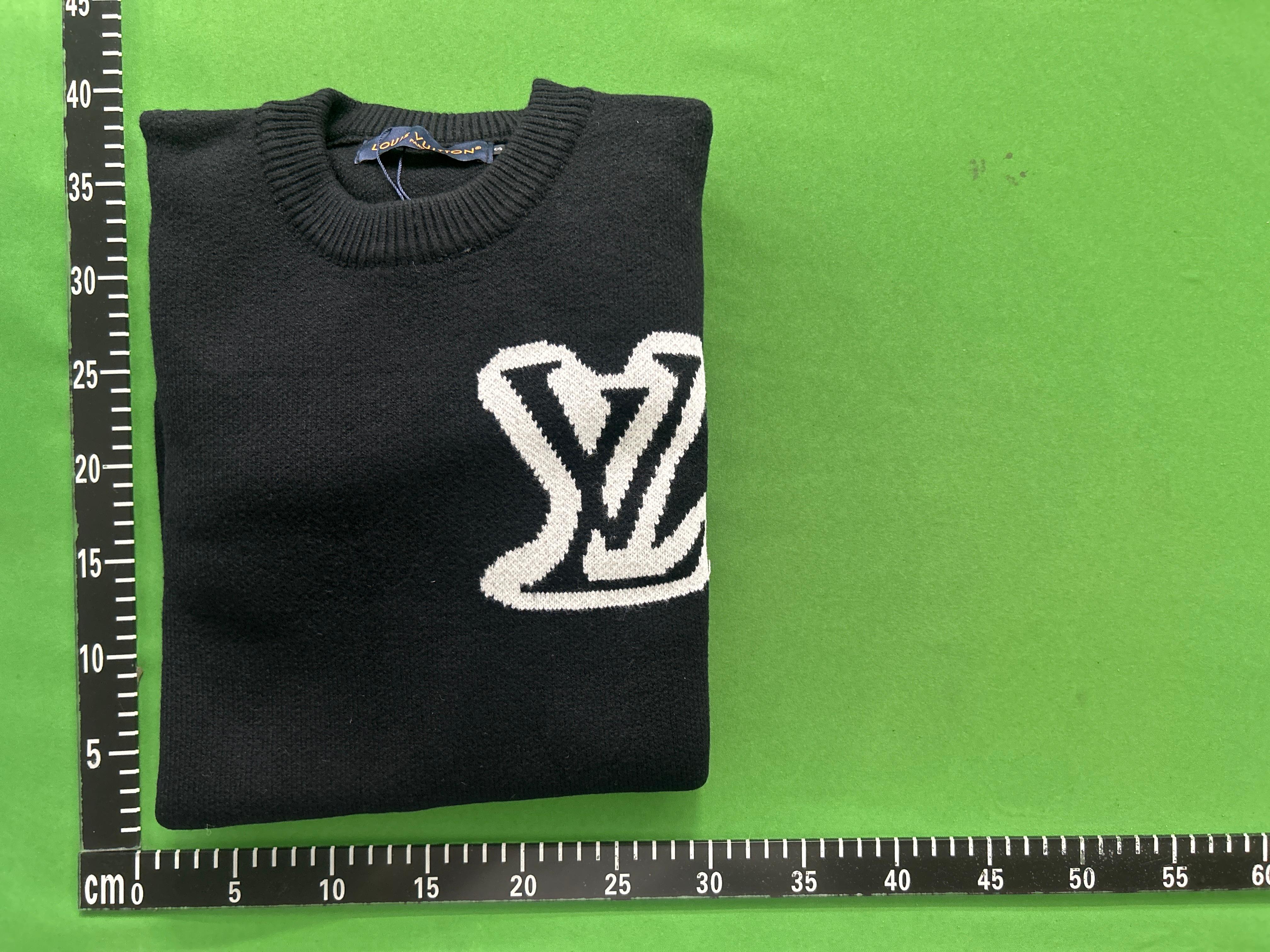 Foto QC 2 de Louis Vuitton Crewneck Sweater Monogram Flower Beige