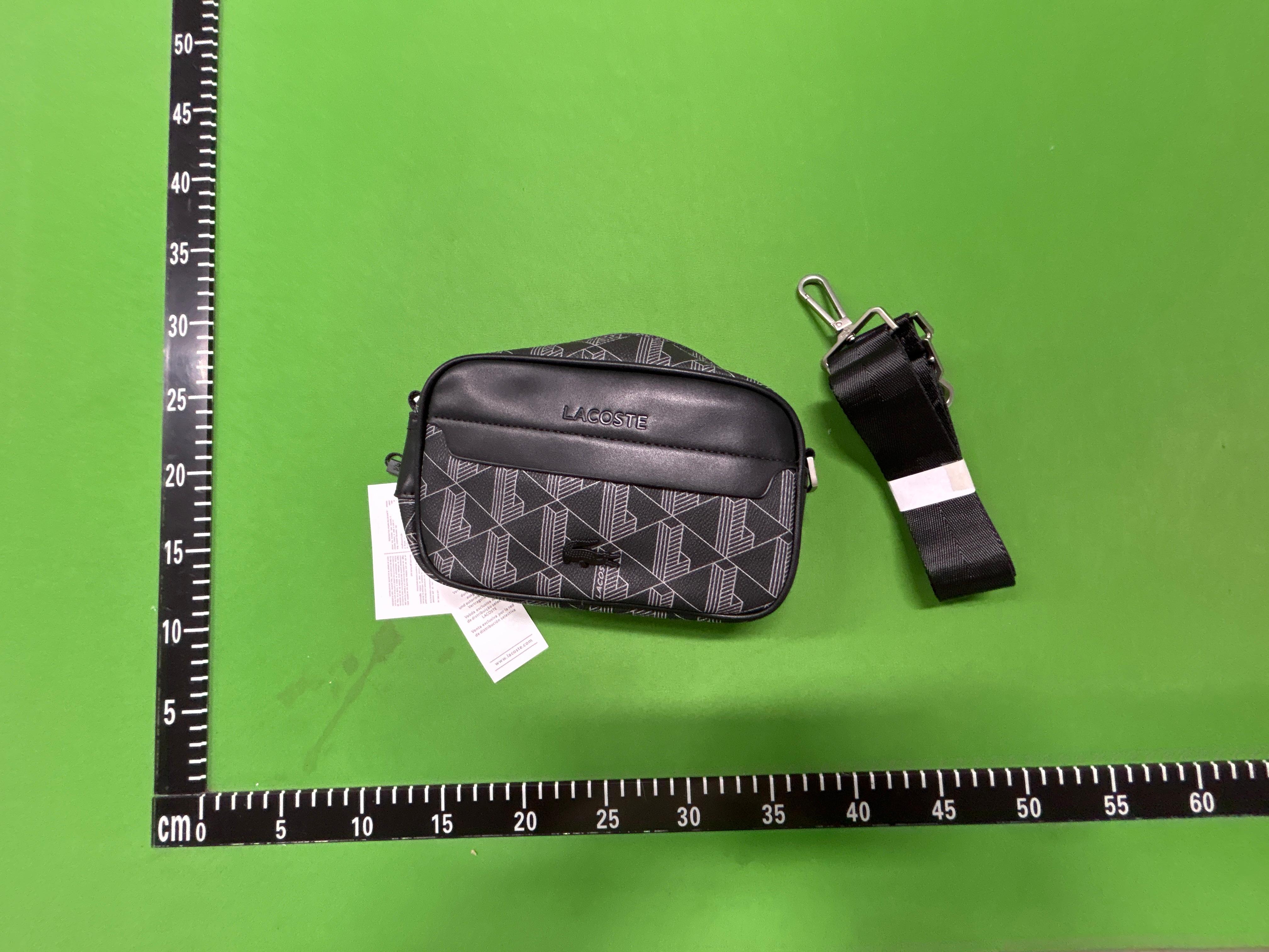 Foto QC 1 de Lacoste The Blend Monogram Crossbody Bag Black