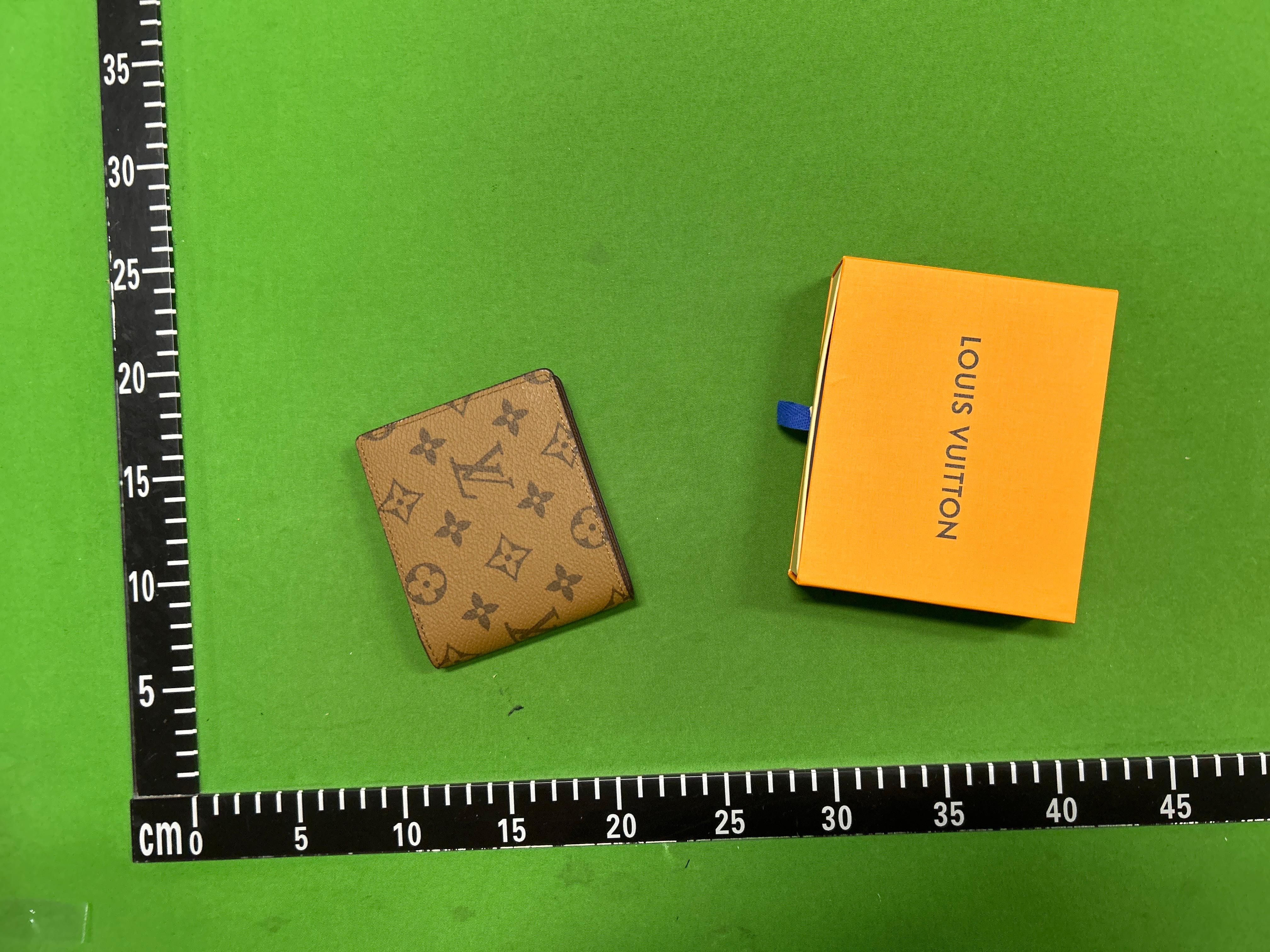 Foto QC 1 de Louis Vuitton Supreme Slender Wallet Epi Black