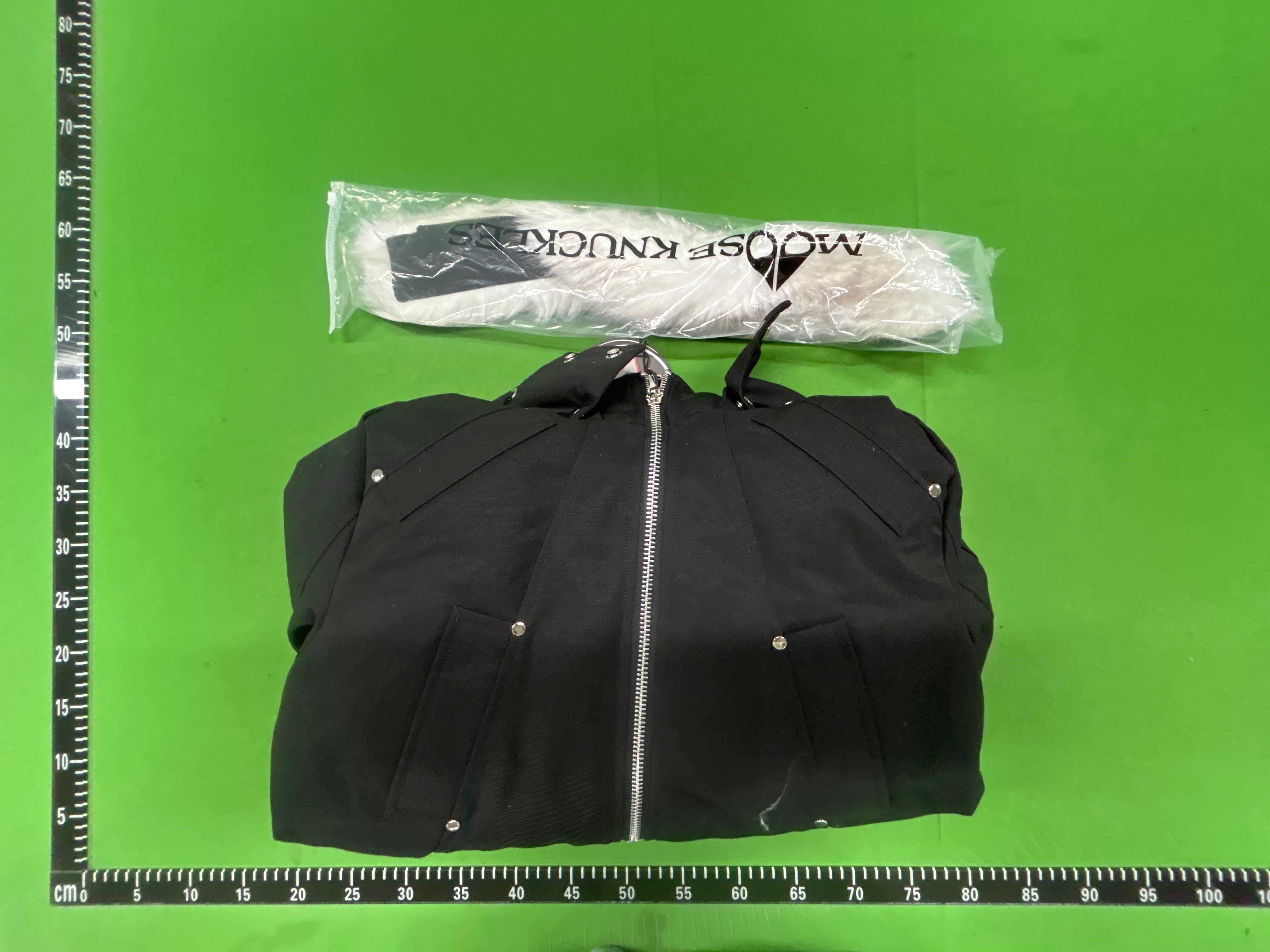 Foto QC 2 de Moose Knuckles Ballistic Bomber Jacket Down Fur Trim Black