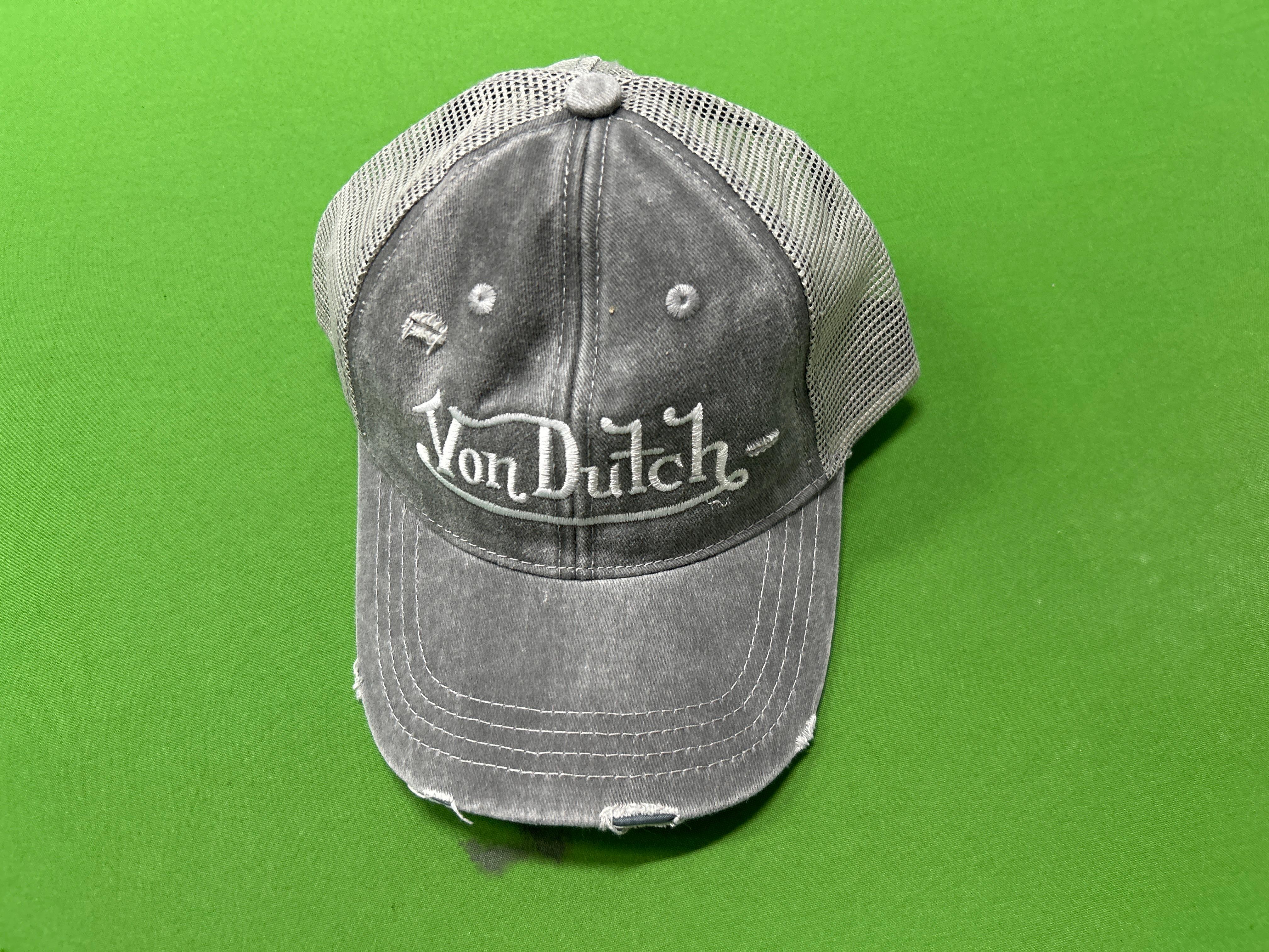 Foto QC 2 de Von Dutch Distressed Logo Trucker Cap Pink