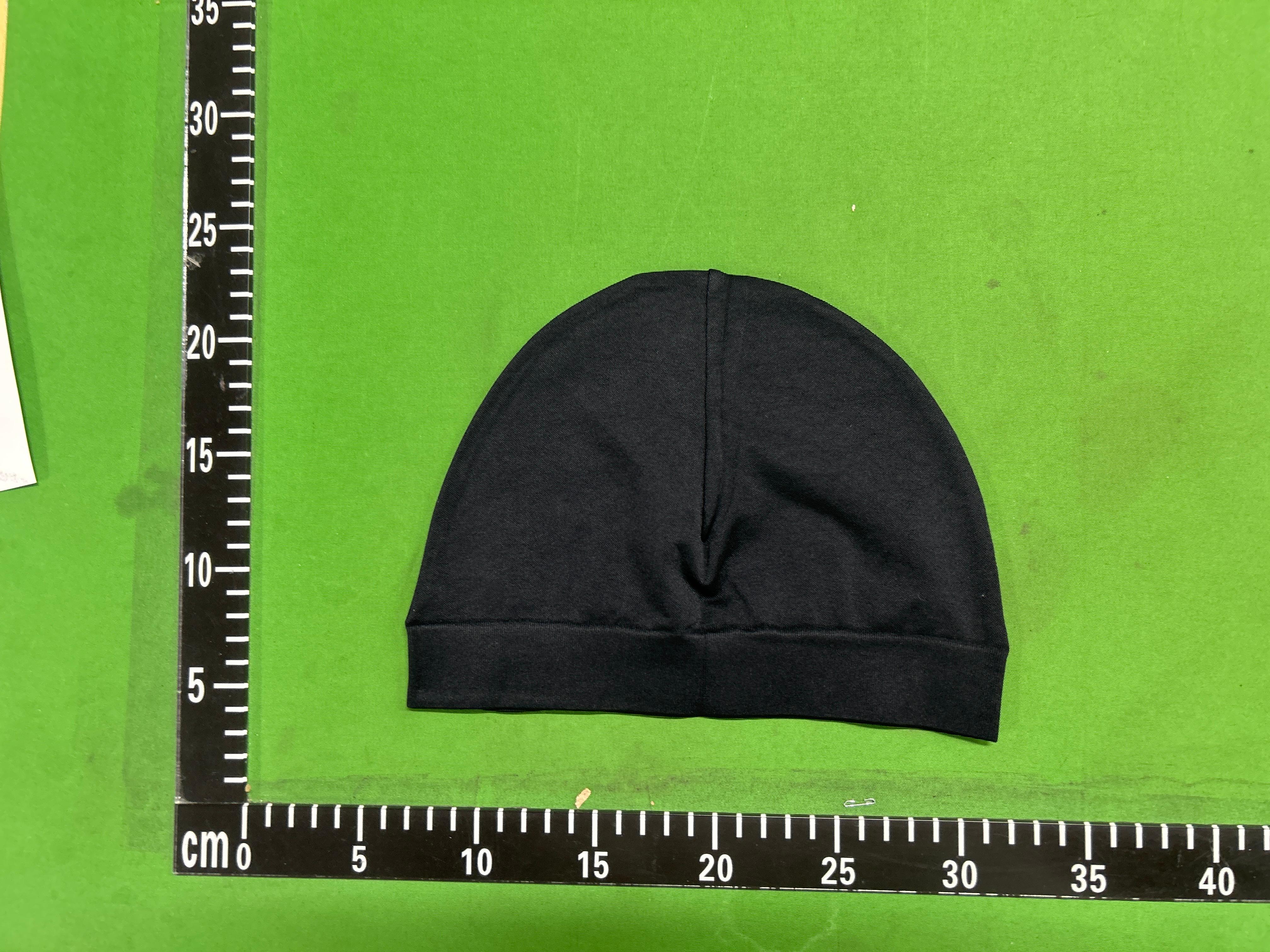 Foto QC 5 de Syna World Logo Skull Beanie Black Red