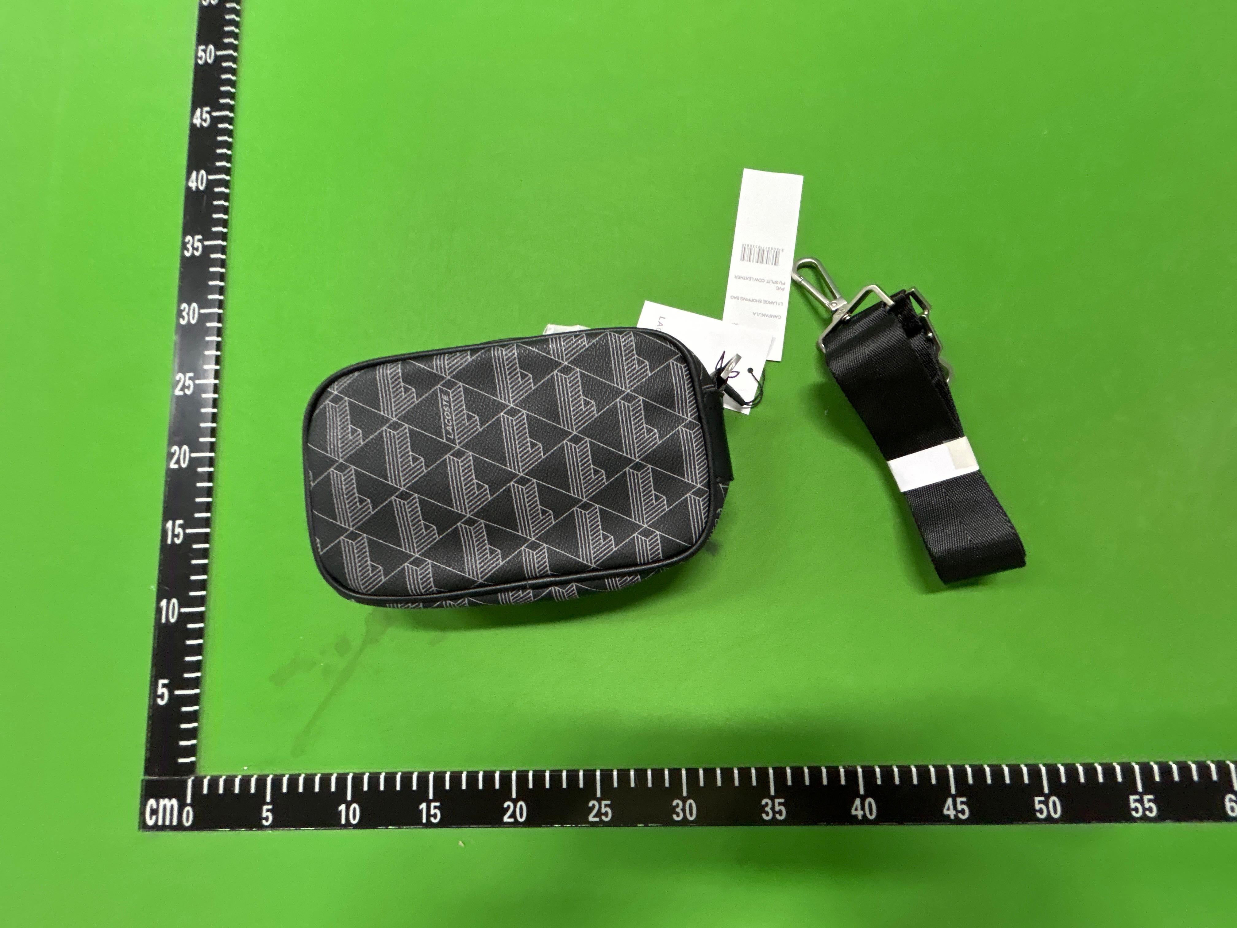 Foto QC 2 de Lacoste The Blend Monogram Crossbody Bag Black