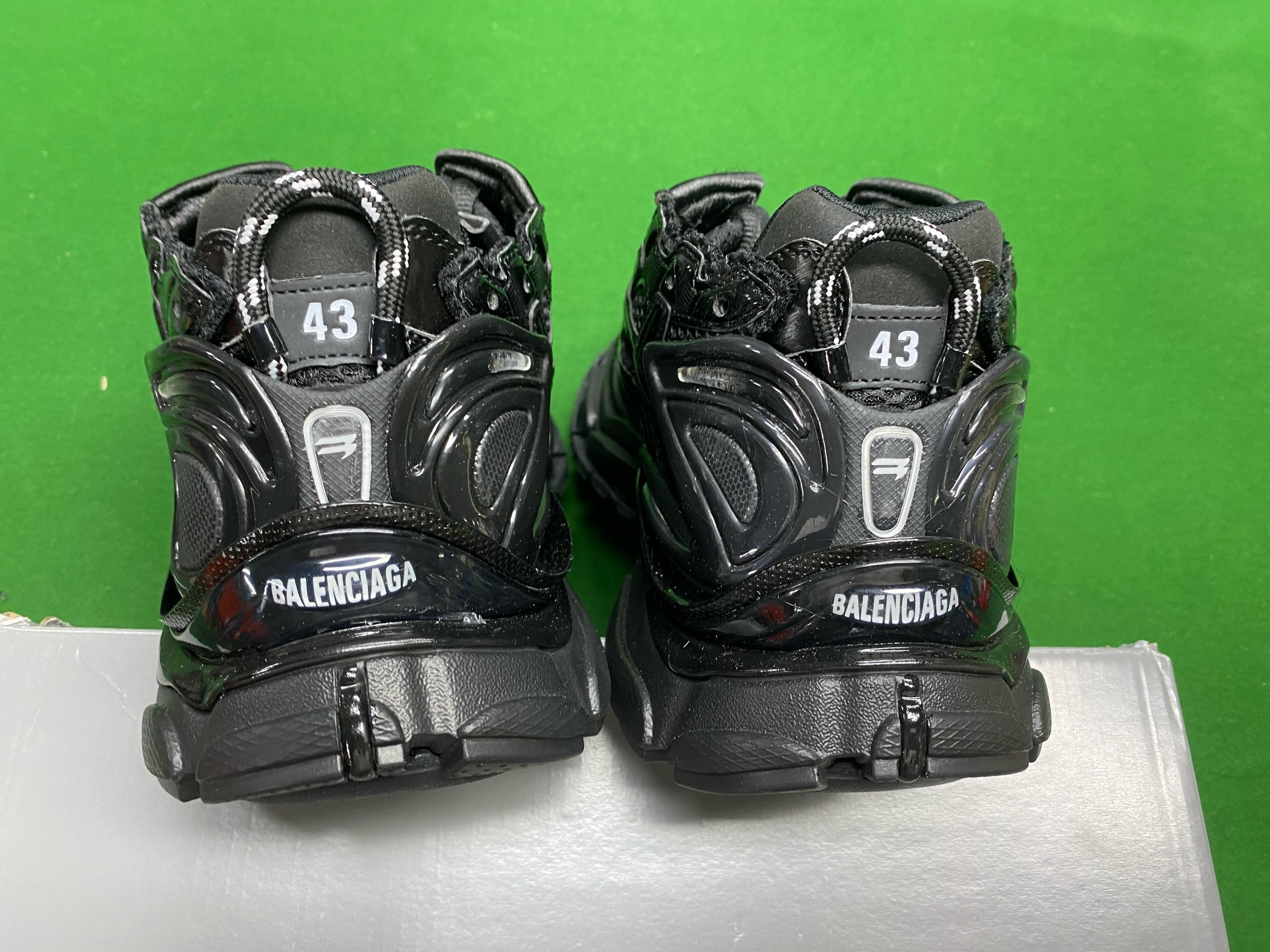 Foto QC 4 de Balenciaga Runner Kith White Burgundy 677403 W3RBB 9069