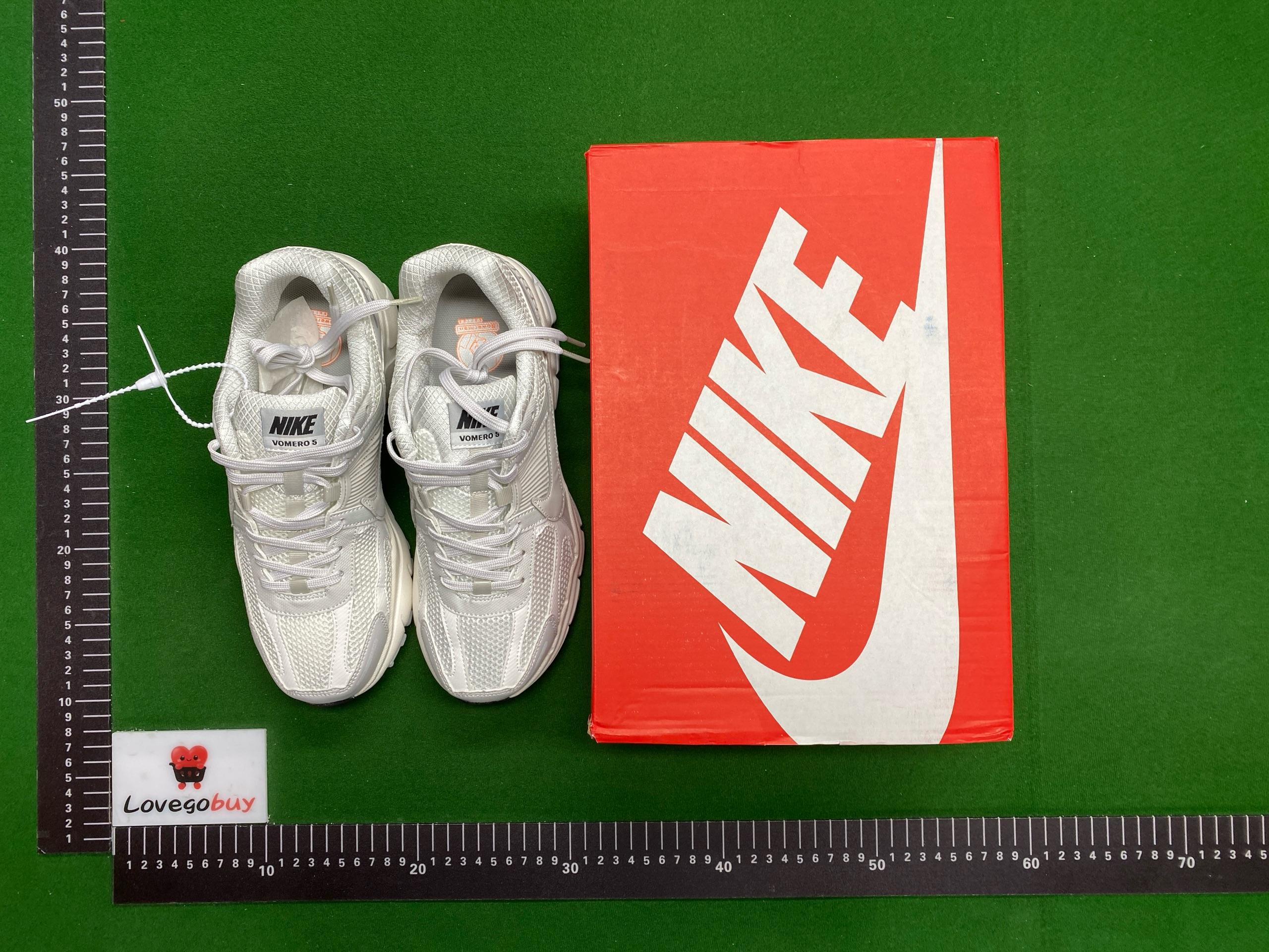 Foto QC 4 de Nike Zoom Vomero 5 Metallic Silver Blue Tint HF1877-100
