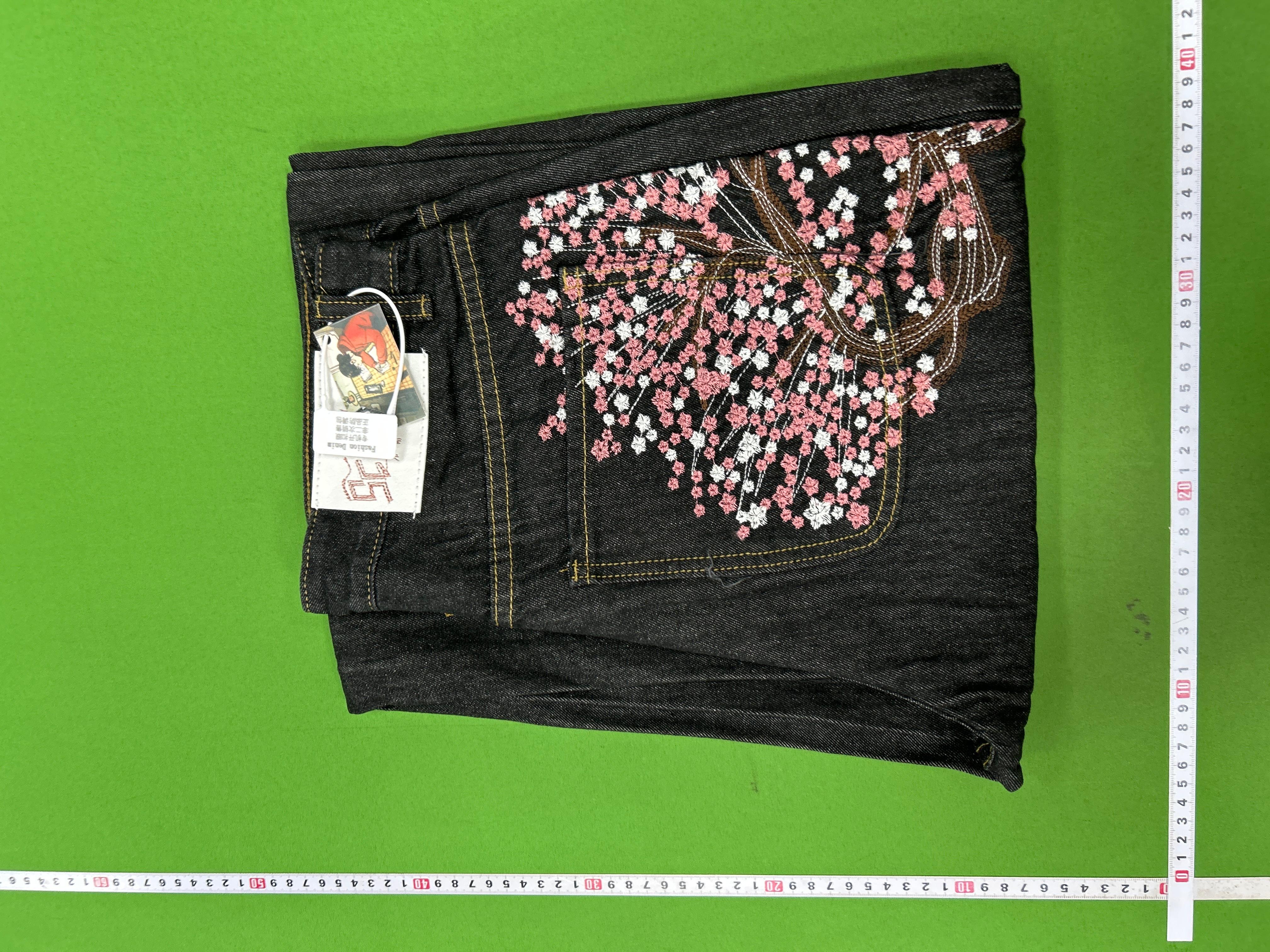 Foto QC 5 de Derschutze Jeans Straight Spider Embroidery Black