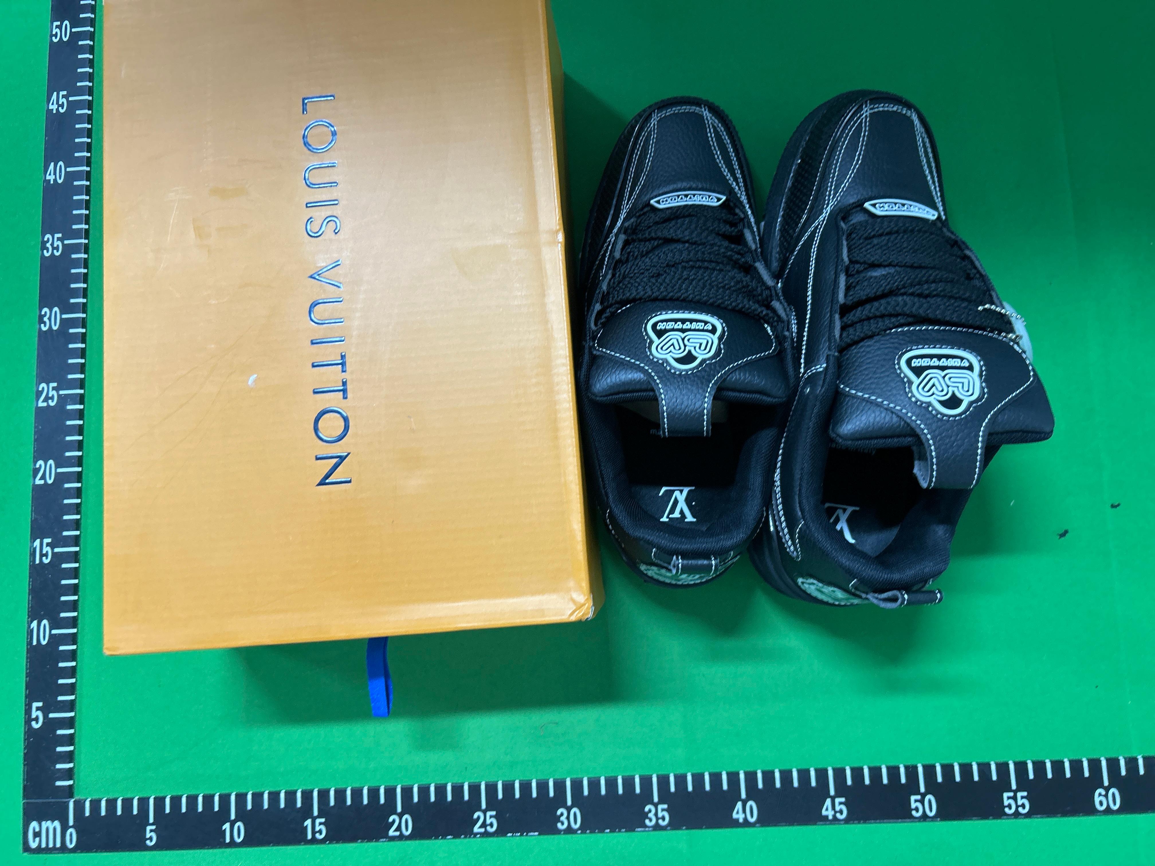 Foto QC 2 de Louis Vuitton Skate Sneaker Black Grey 1A43K1