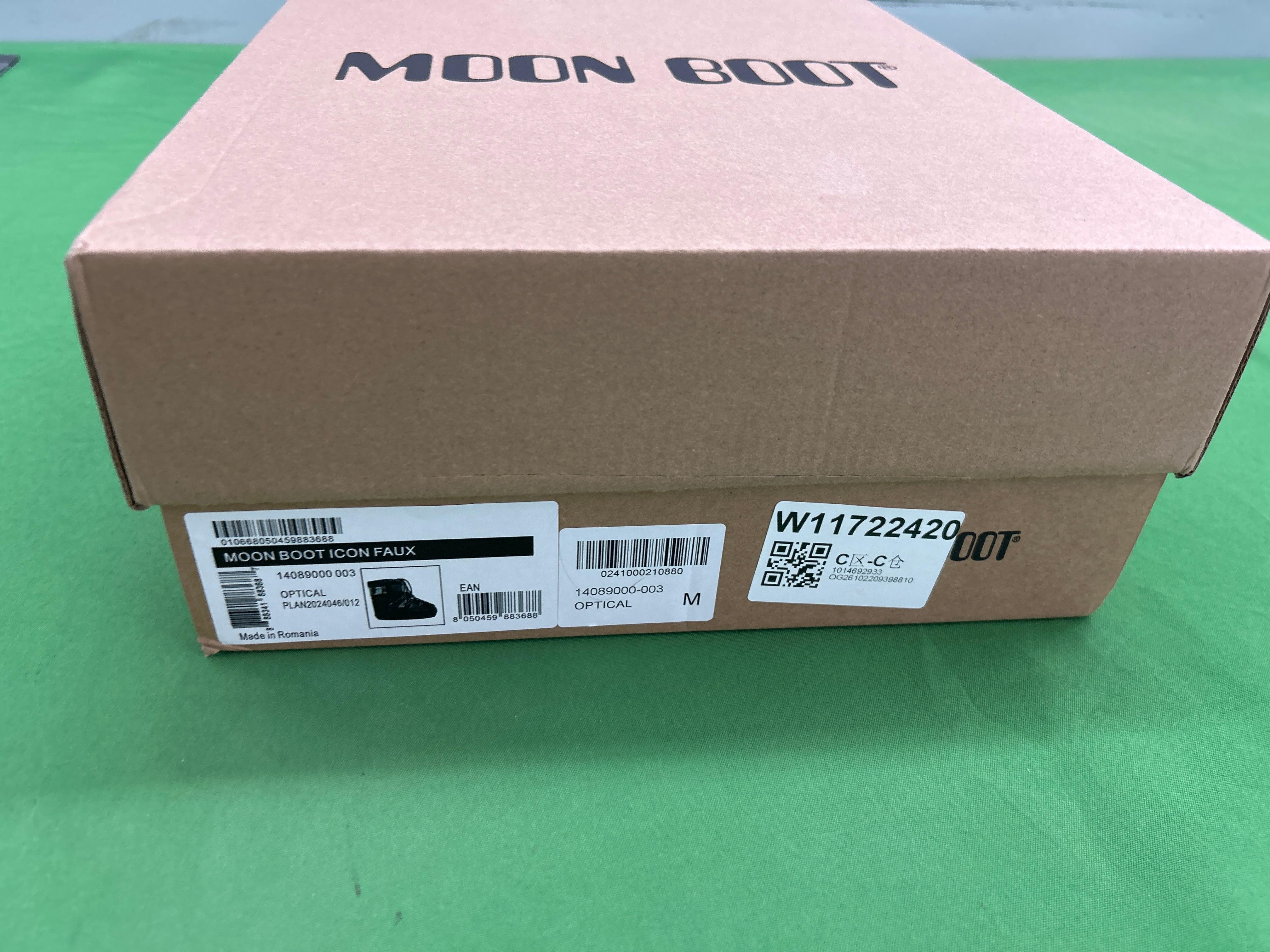 Foto QC 1 de Moon Boot Icon Faux Fur Snow Boots Black