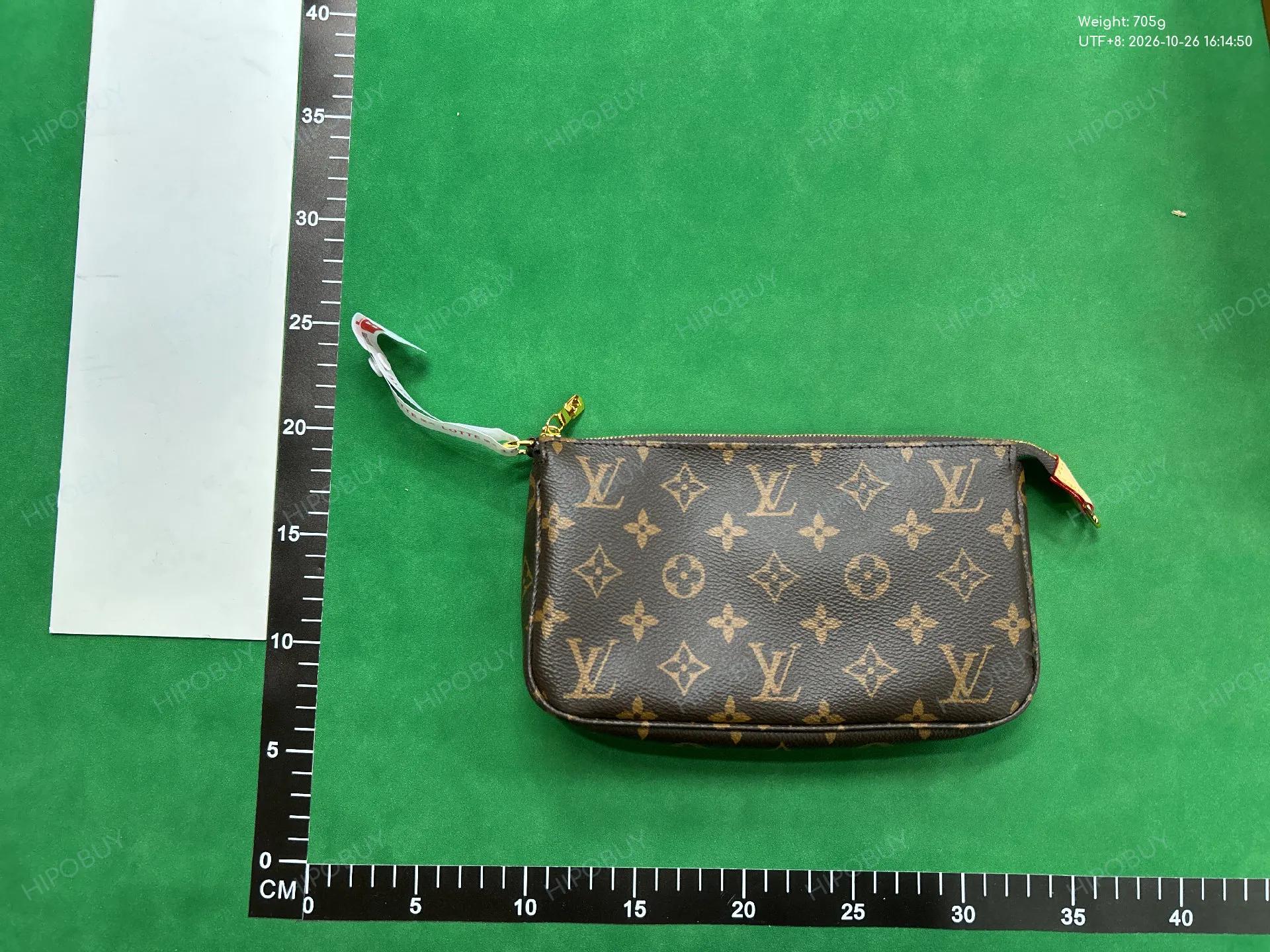 Foto QC 2 de Louis Vuitton Pochette Accessoires Monogram Eclipse