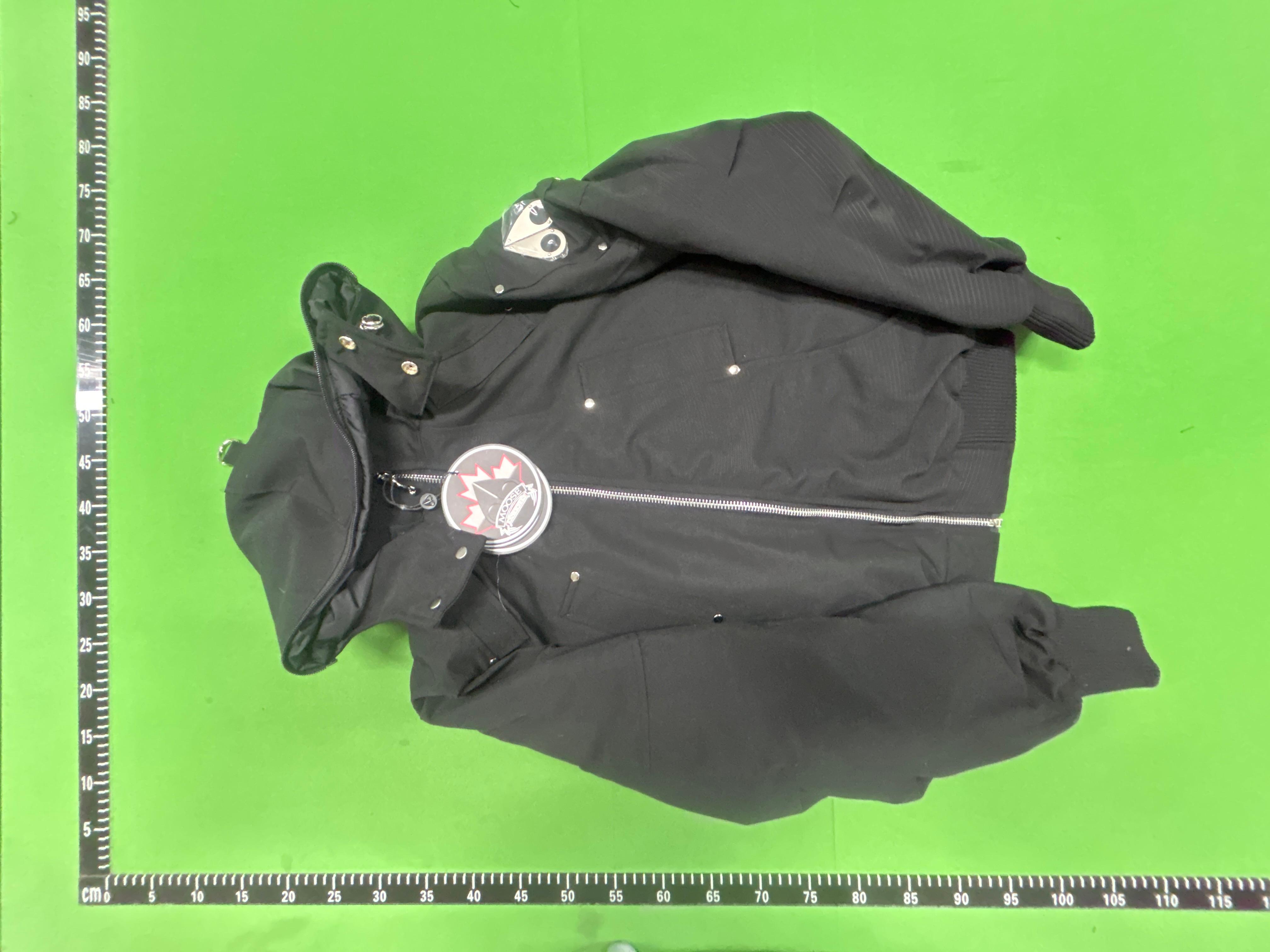 Foto QC 3 de Moose Knuckles Ballistic Bomber Jacket Down Fur Trim Black
