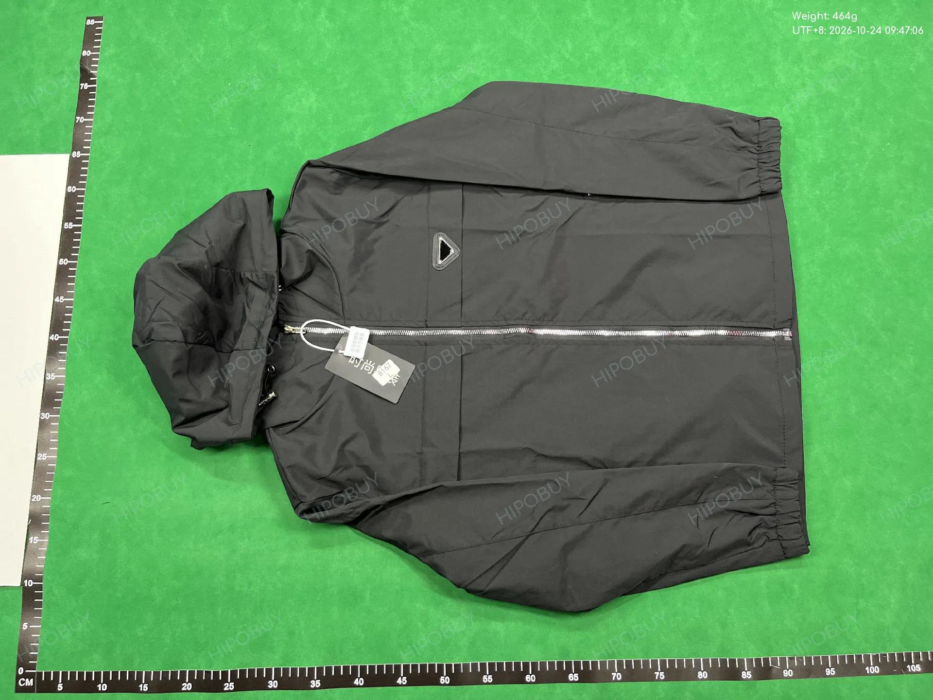 Foto QC 6 de Prada Hooded Jacket Black