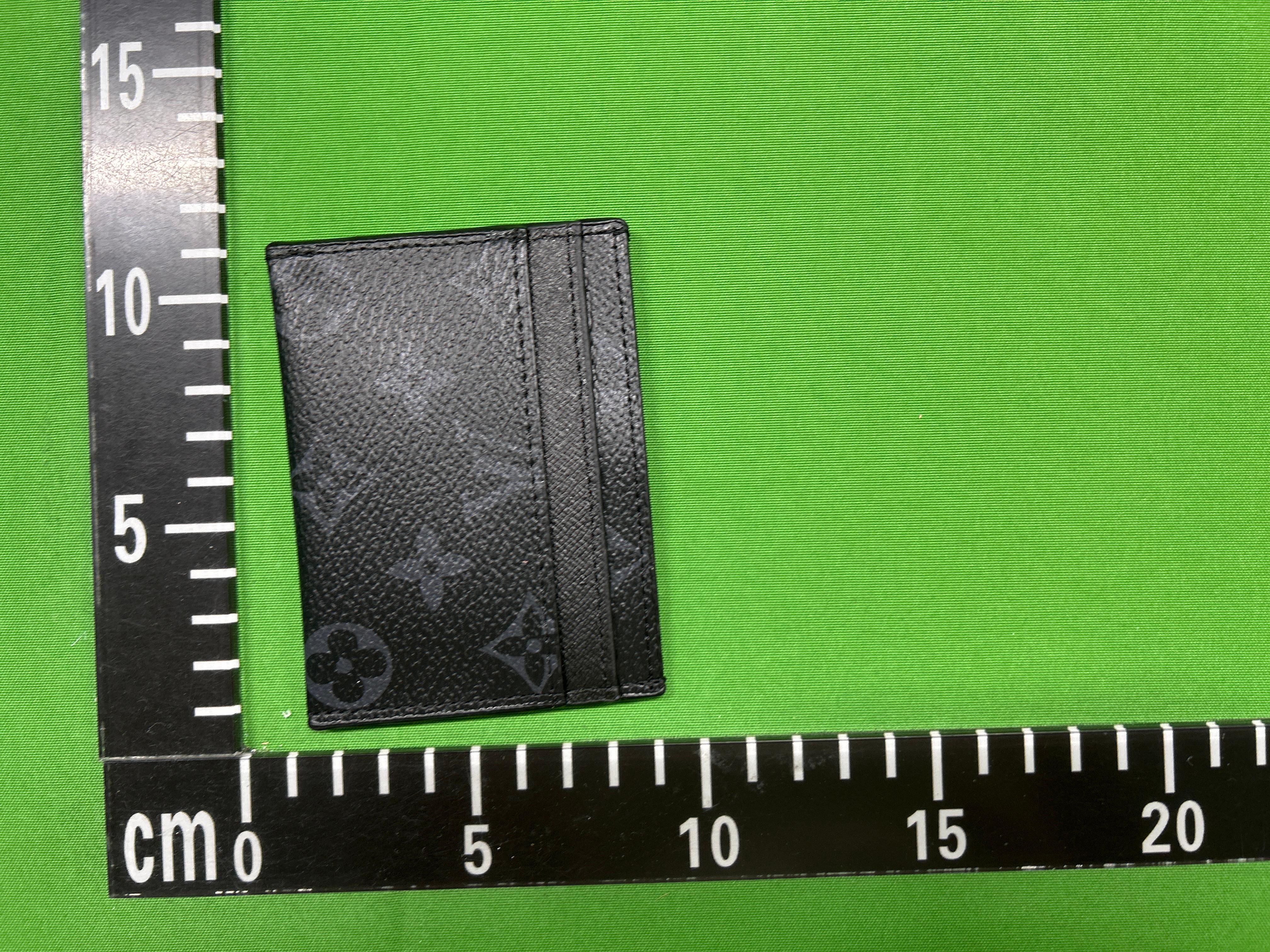 Foto QC 4 de Louis Vuitton Porte Cartes Simple Monogram Reverse Brown