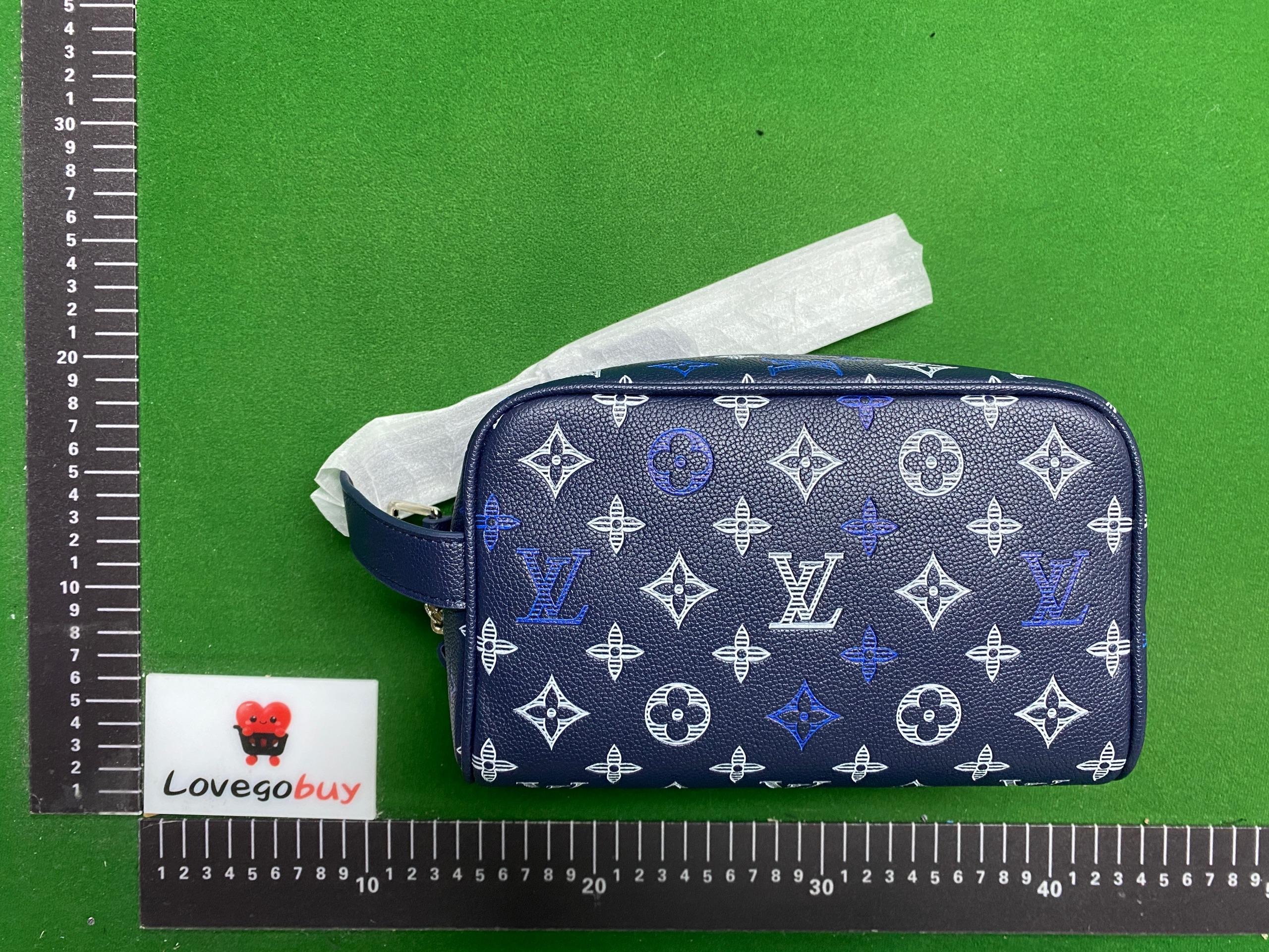 Foto QC 2 de Louis Vuitton Toiletry Bag 2 Compartments Monogram Eclipse