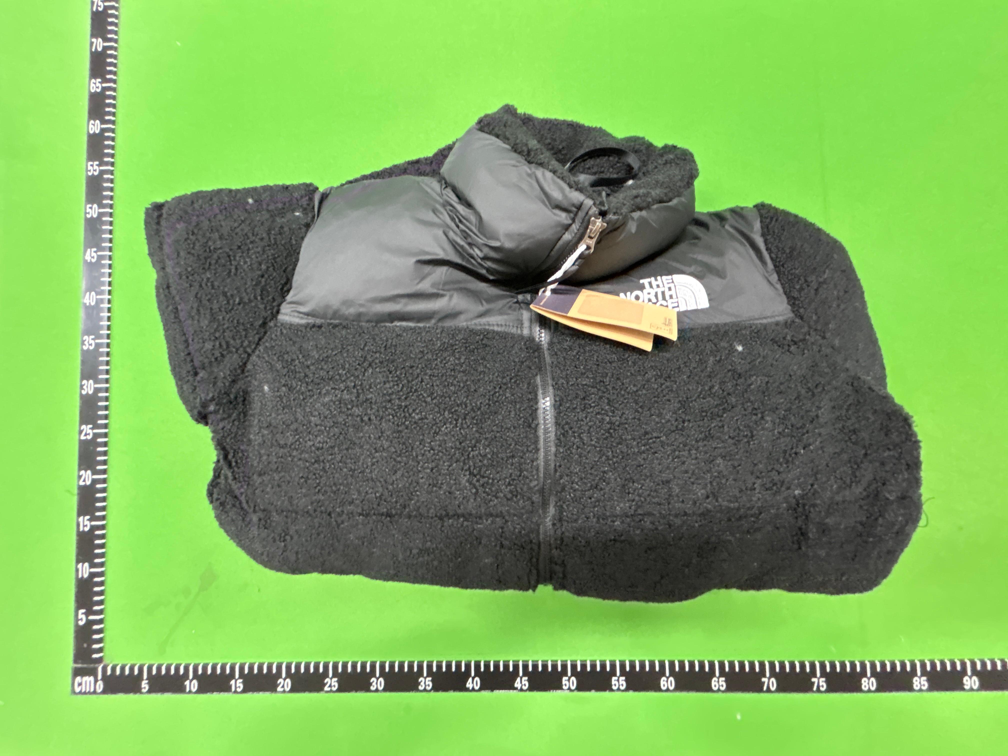 Foto QC 1 de The North Face Fleece Puffer Jacket Beige