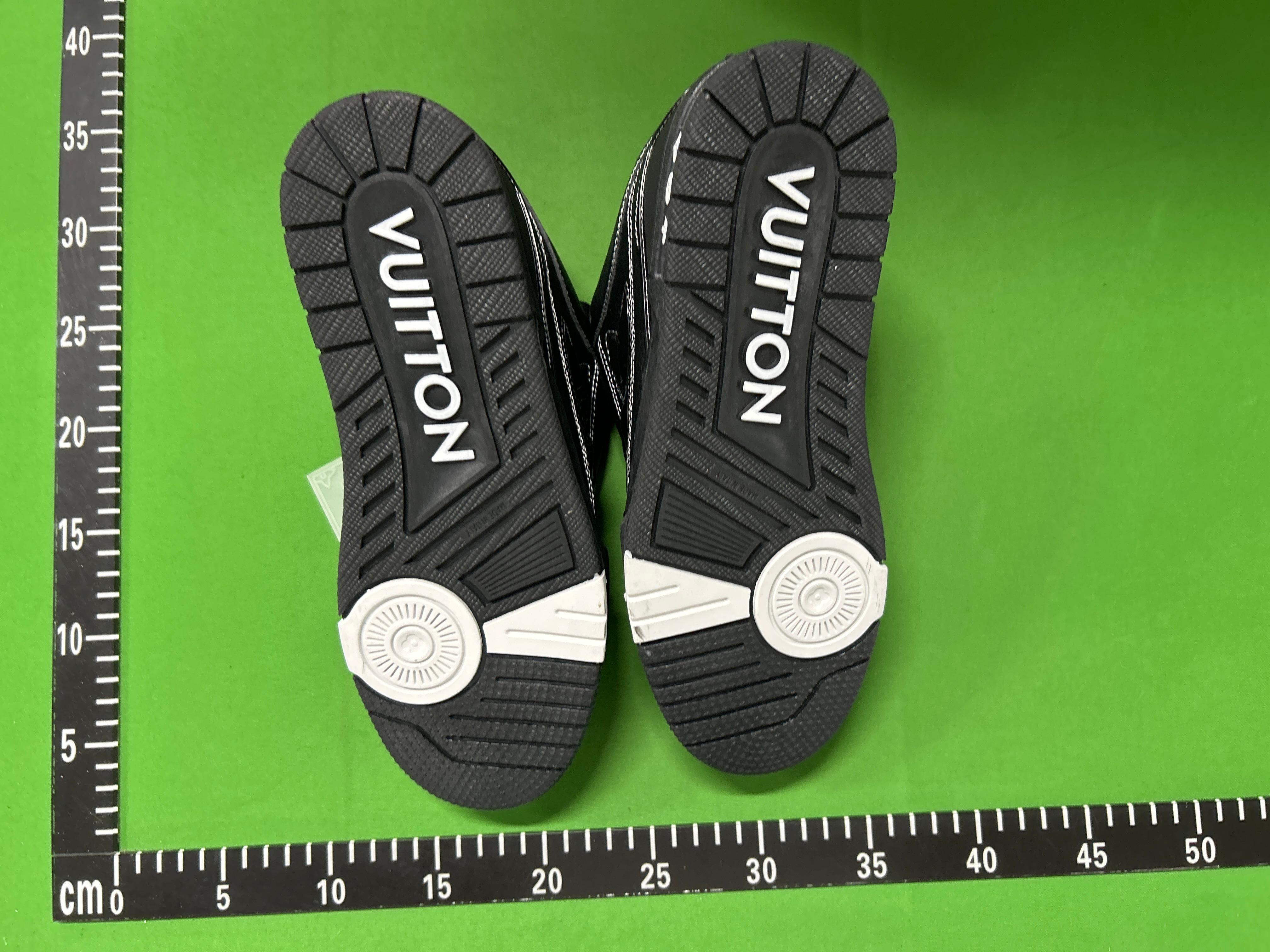 Foto QC 6 de Louis Vuitton Skate Sneaker Black Grey 1A43K1