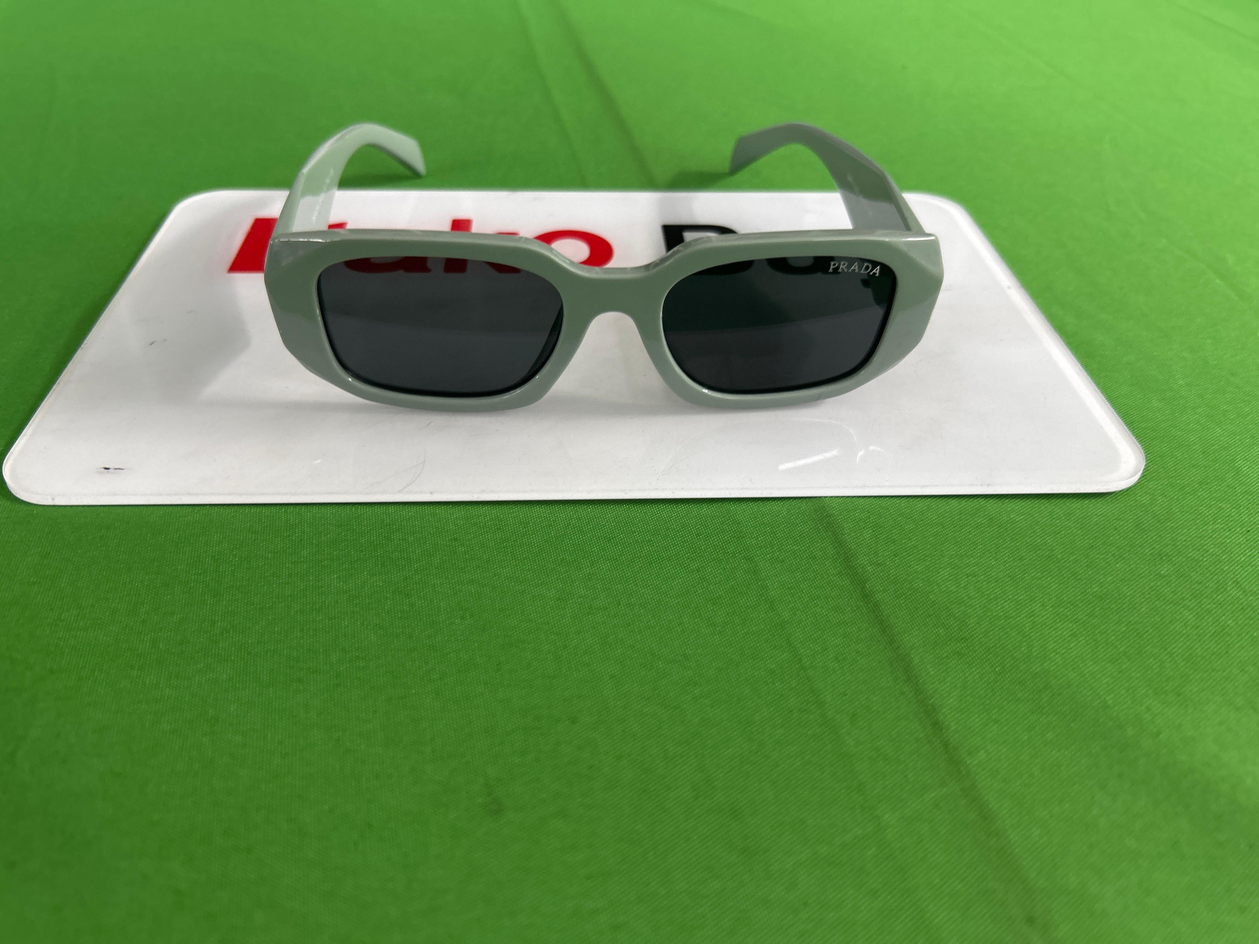 Foto QC 3 de Prada Symbole Rectangle-Frame Acetate Sunglasses Black Grey (PR 17WS)