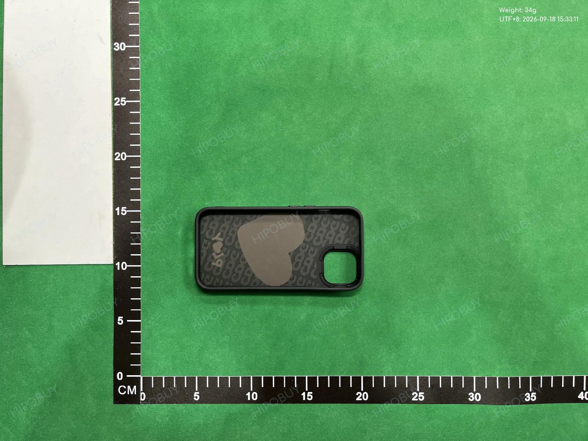 Foto QC 2 de Comme des Garcons PLAY Silicone Case for iPhone 14 Black