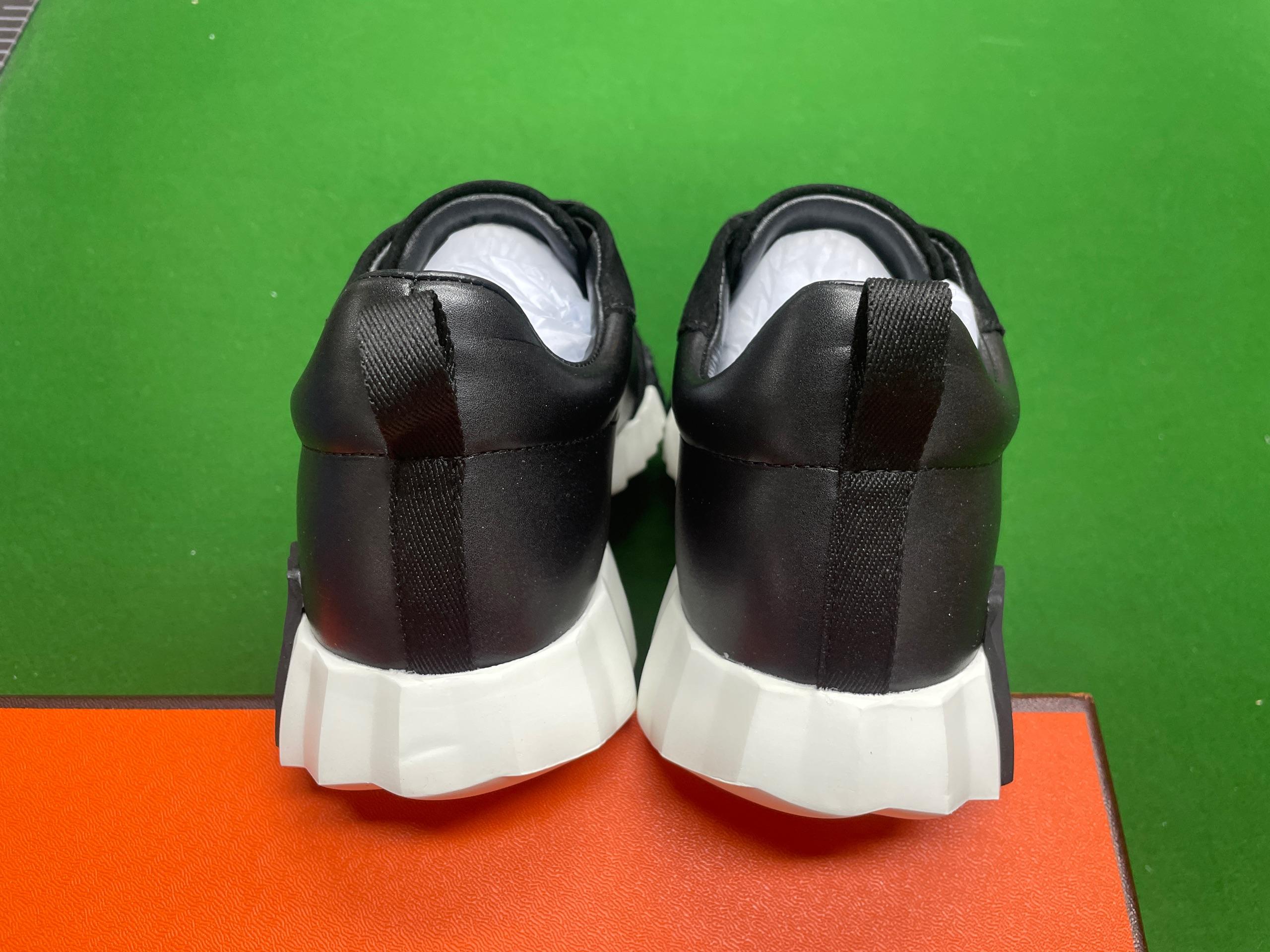 Foto QC 3 de Hermes Bouncing Low Grey White