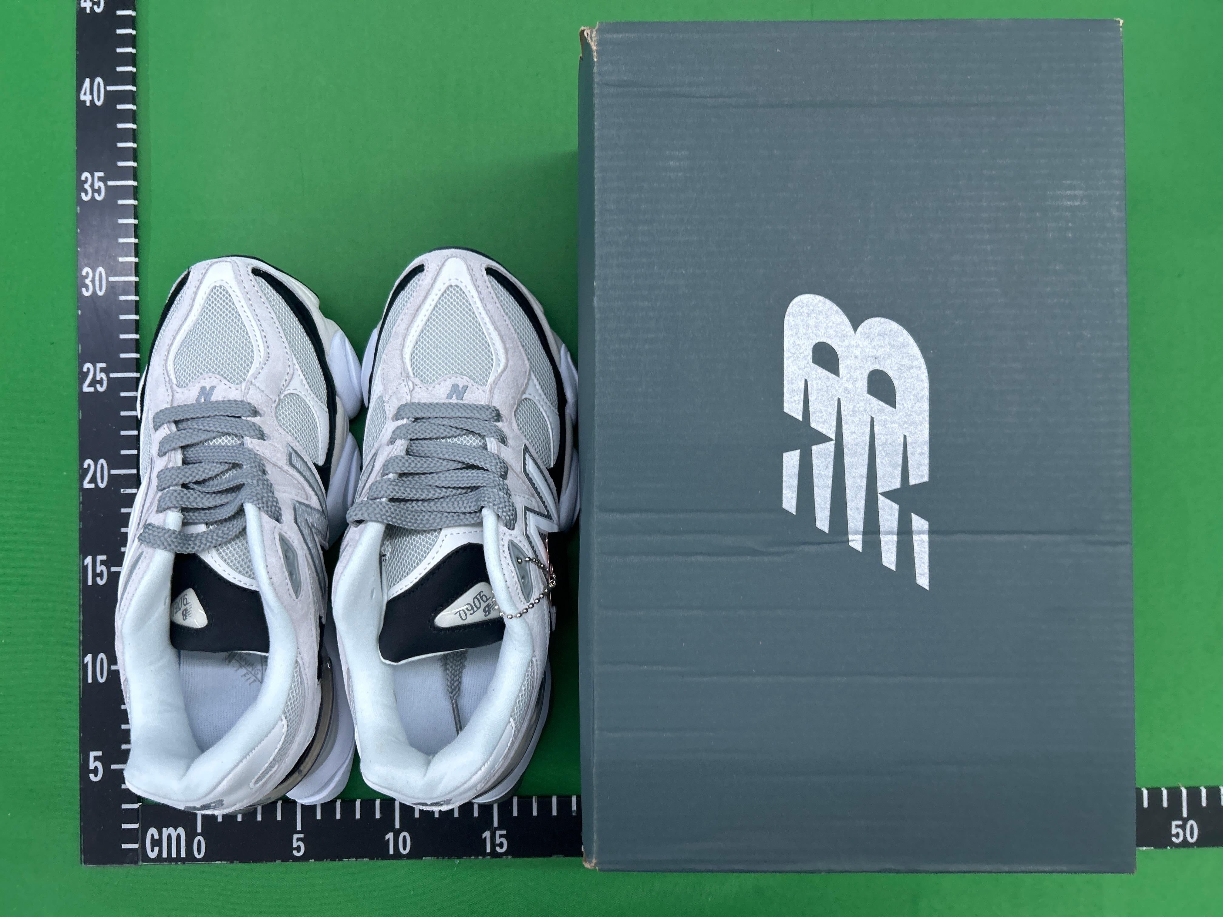 Foto QC 2 de New Balance 9060 Low Sea Salt U9060ECA