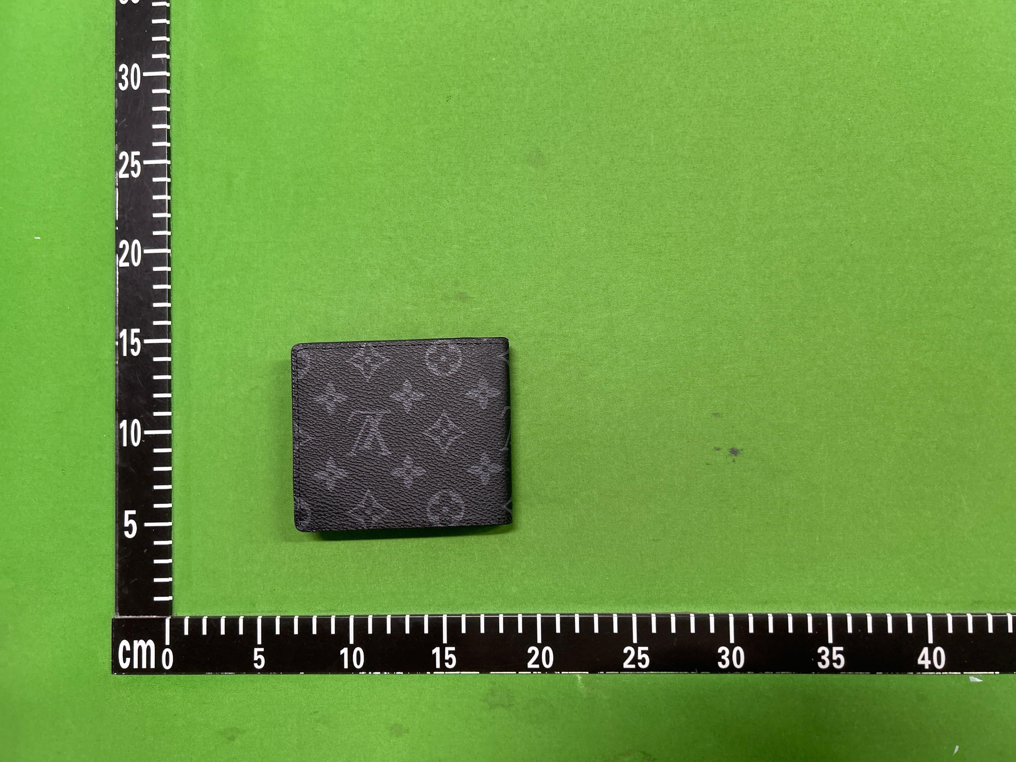 Foto QC 8 de Louis Vuitton Multiple Wallet Monogram Shadow Black