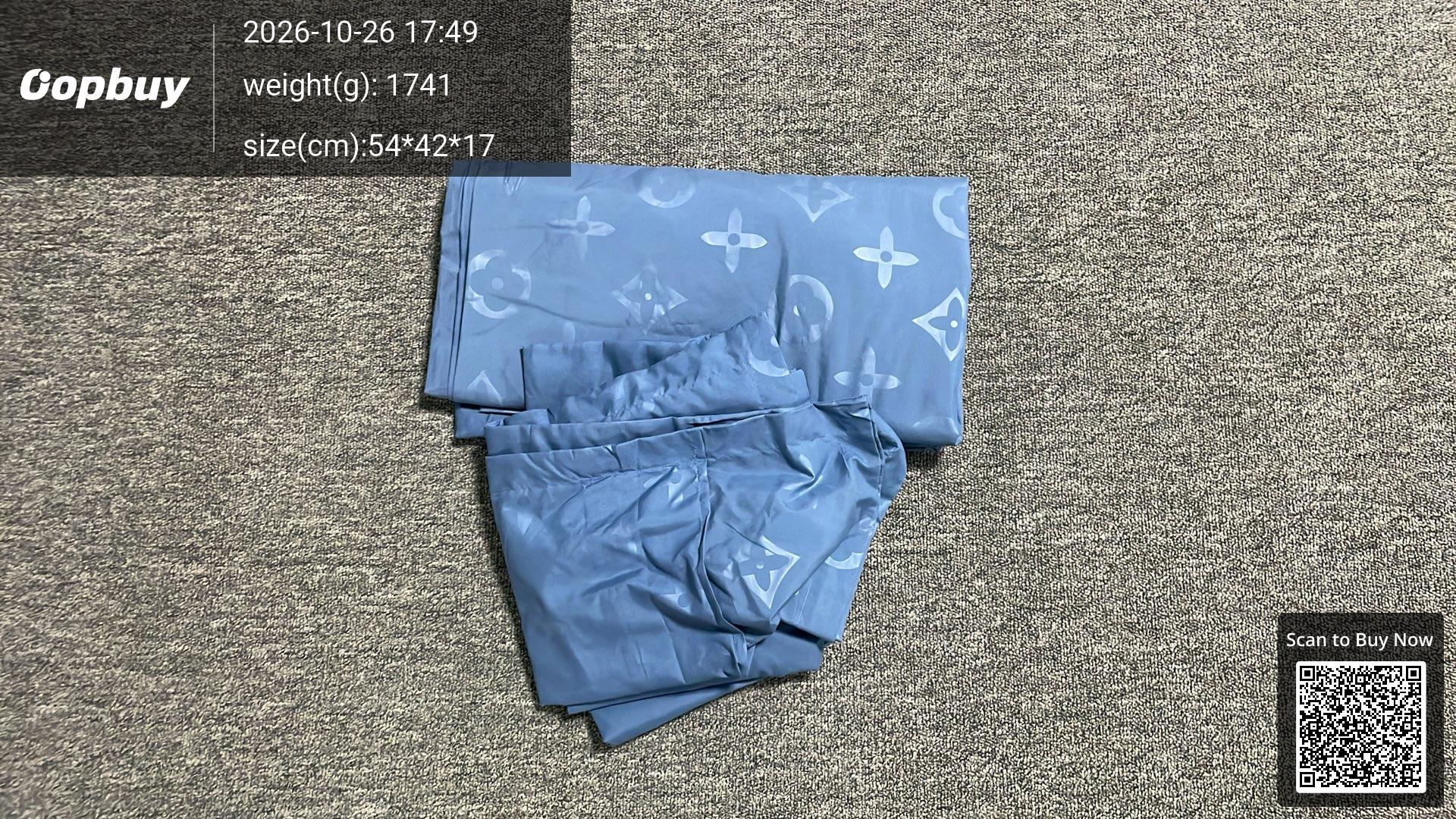 Foto QC 5 de Louis Vuitton Monogram Bedding Set (Set of 4) Black