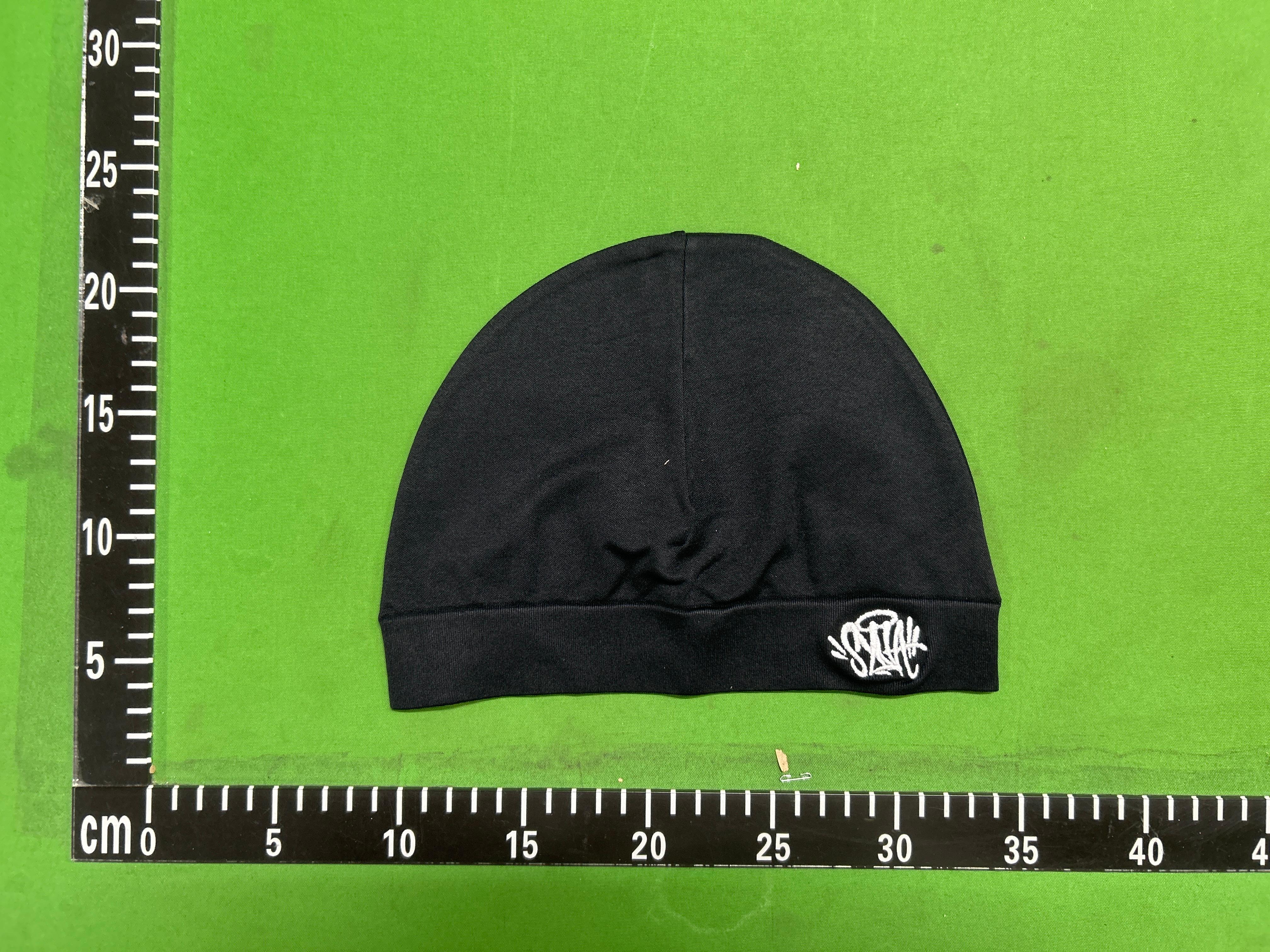 Foto QC 4 de Syna World Logo Skull Beanie Black Red