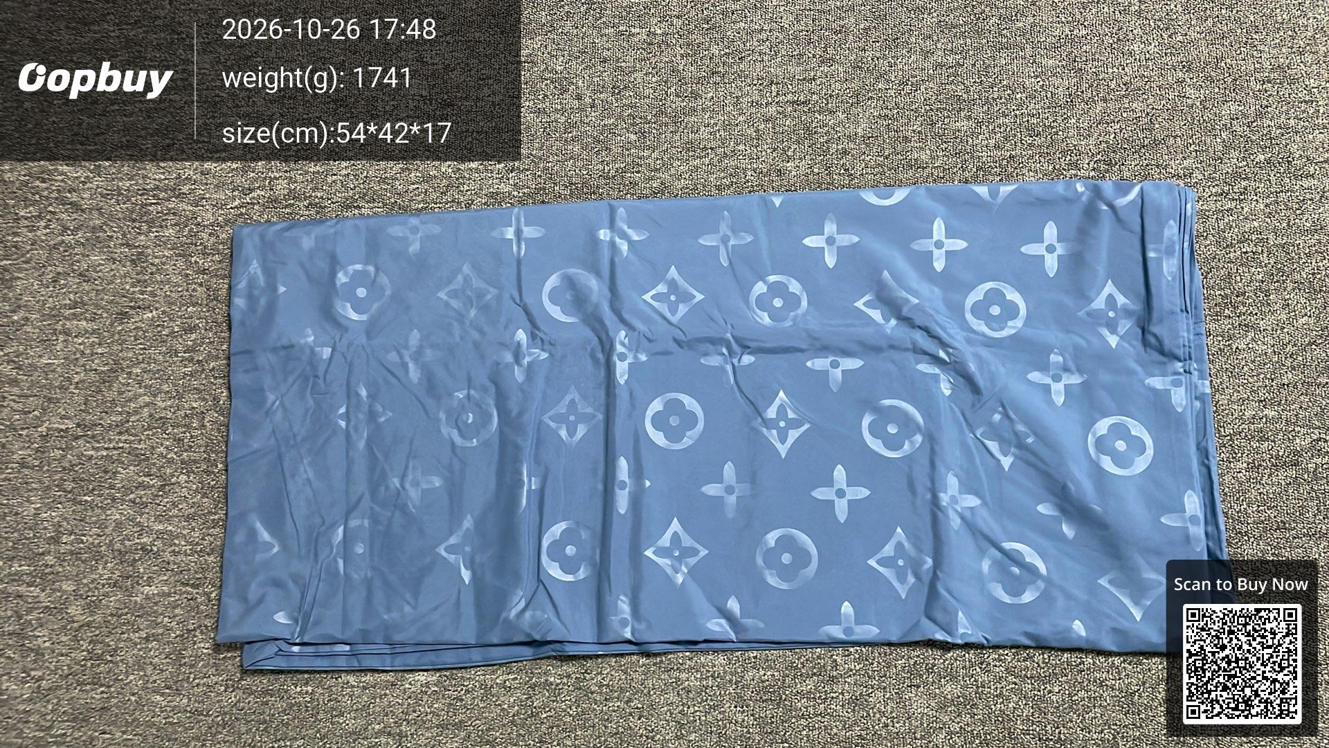 Foto QC 3 de Louis Vuitton Monogram Bedding Set (Set of 4) Black