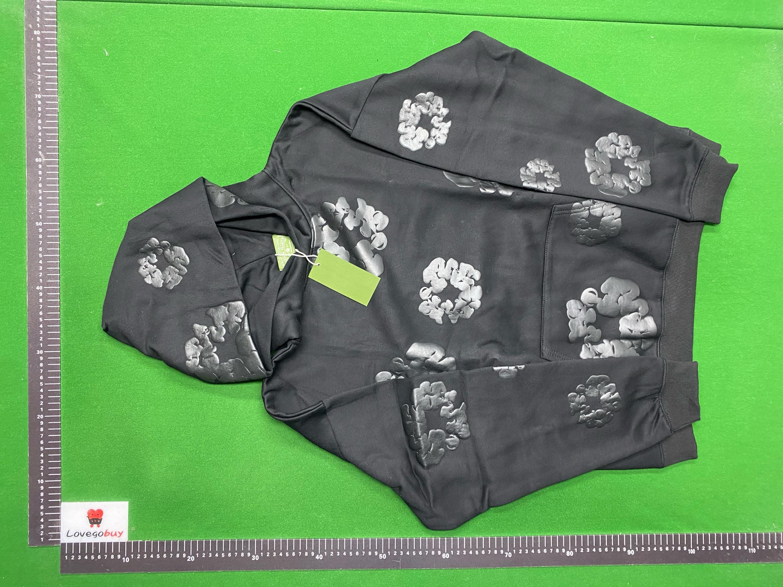 Foto QC 3 de Denim Tears Cotton Wreath Puff Print Hoodie Black