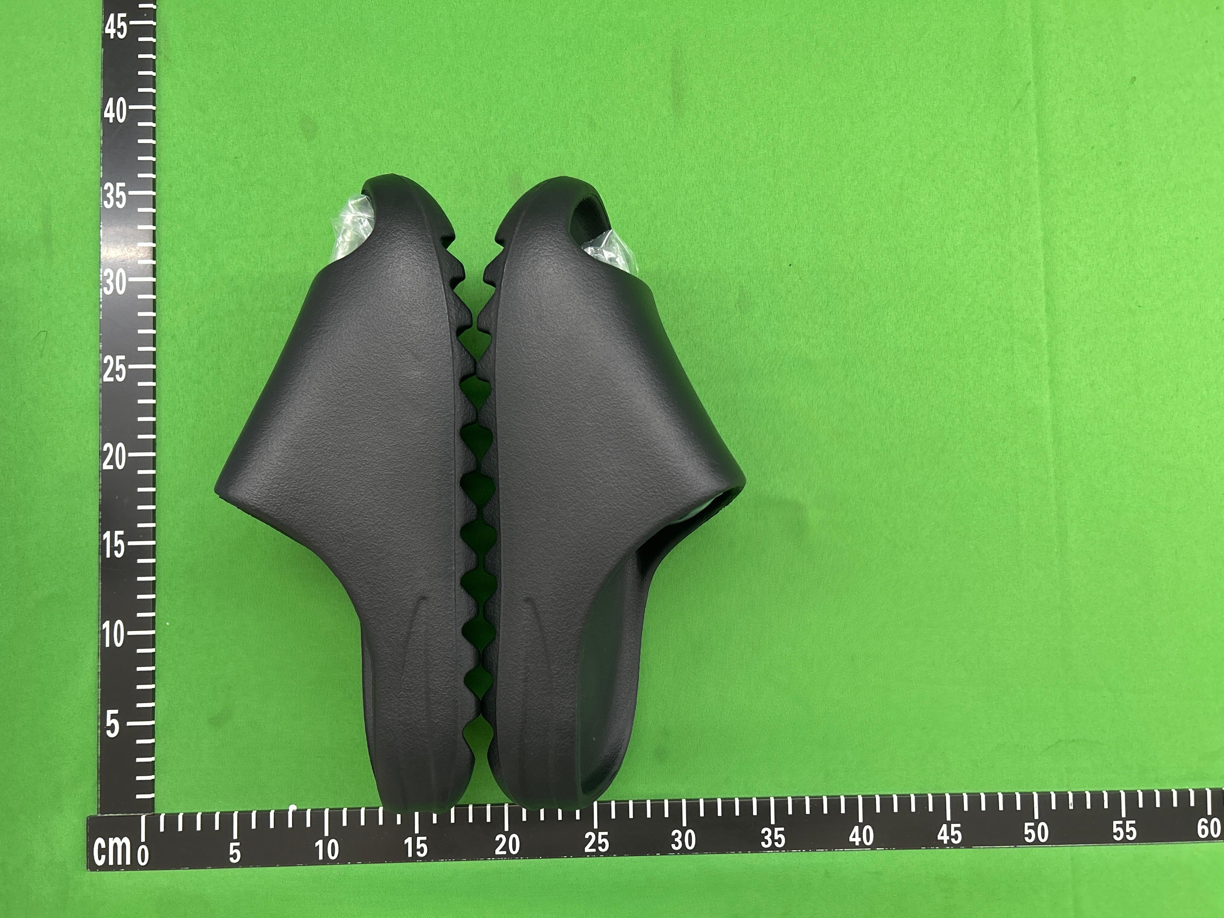 Foto QC 3 de adidas Yeezy Slide Onyx